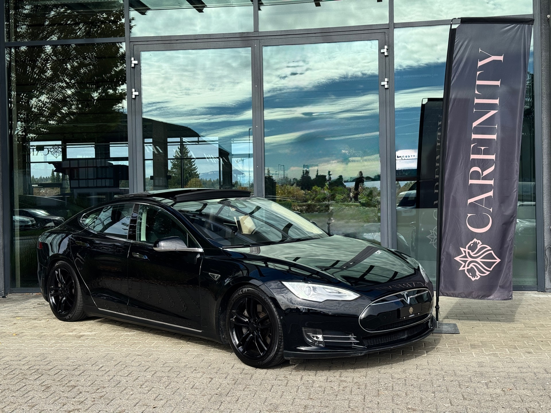 TESLA Model S 85 D / *FREE Lifetime Supercharging SC01*