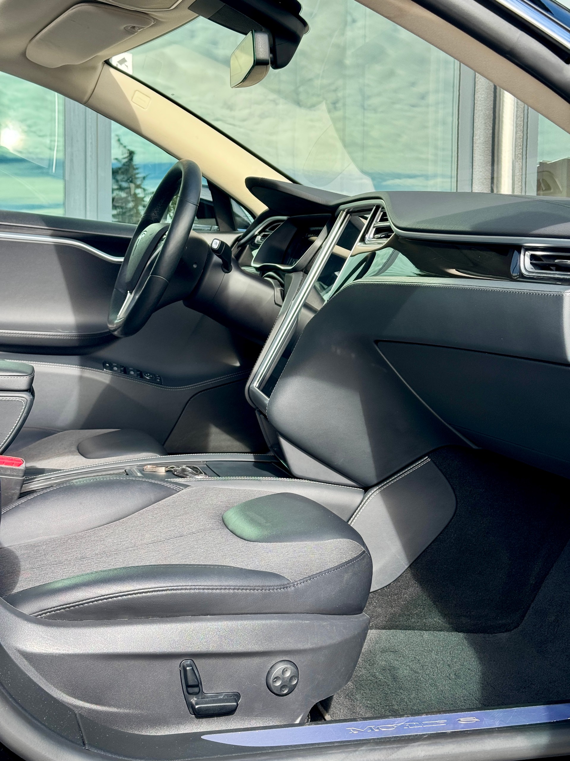 TESLA Model S 85 D / *FREE Lifetime Supercharging SC01*-image-9