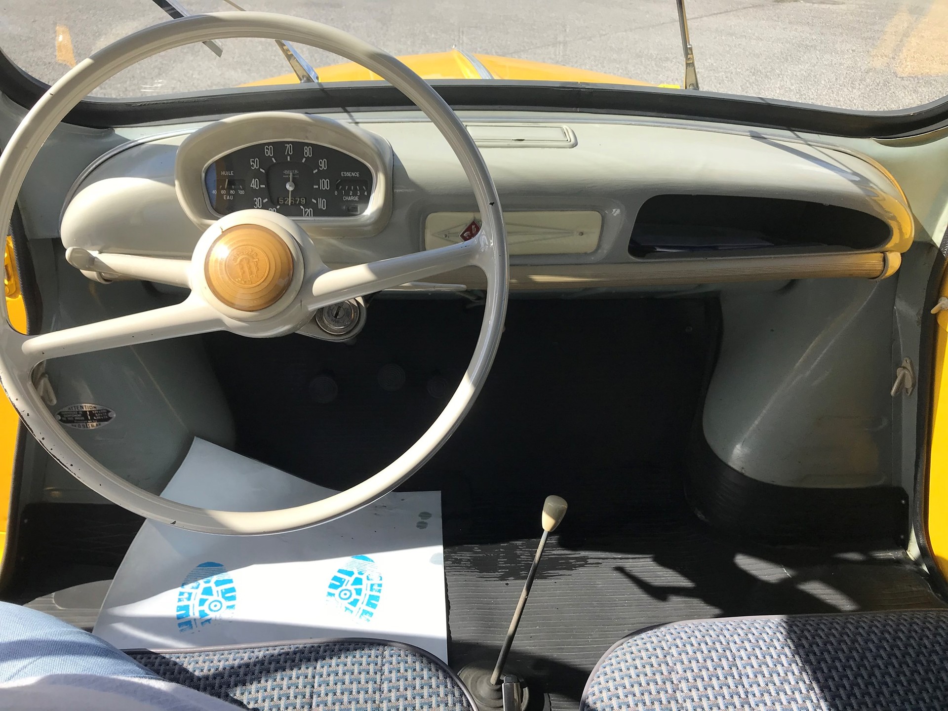 RENAULT 4 CV - R 1062-image-1