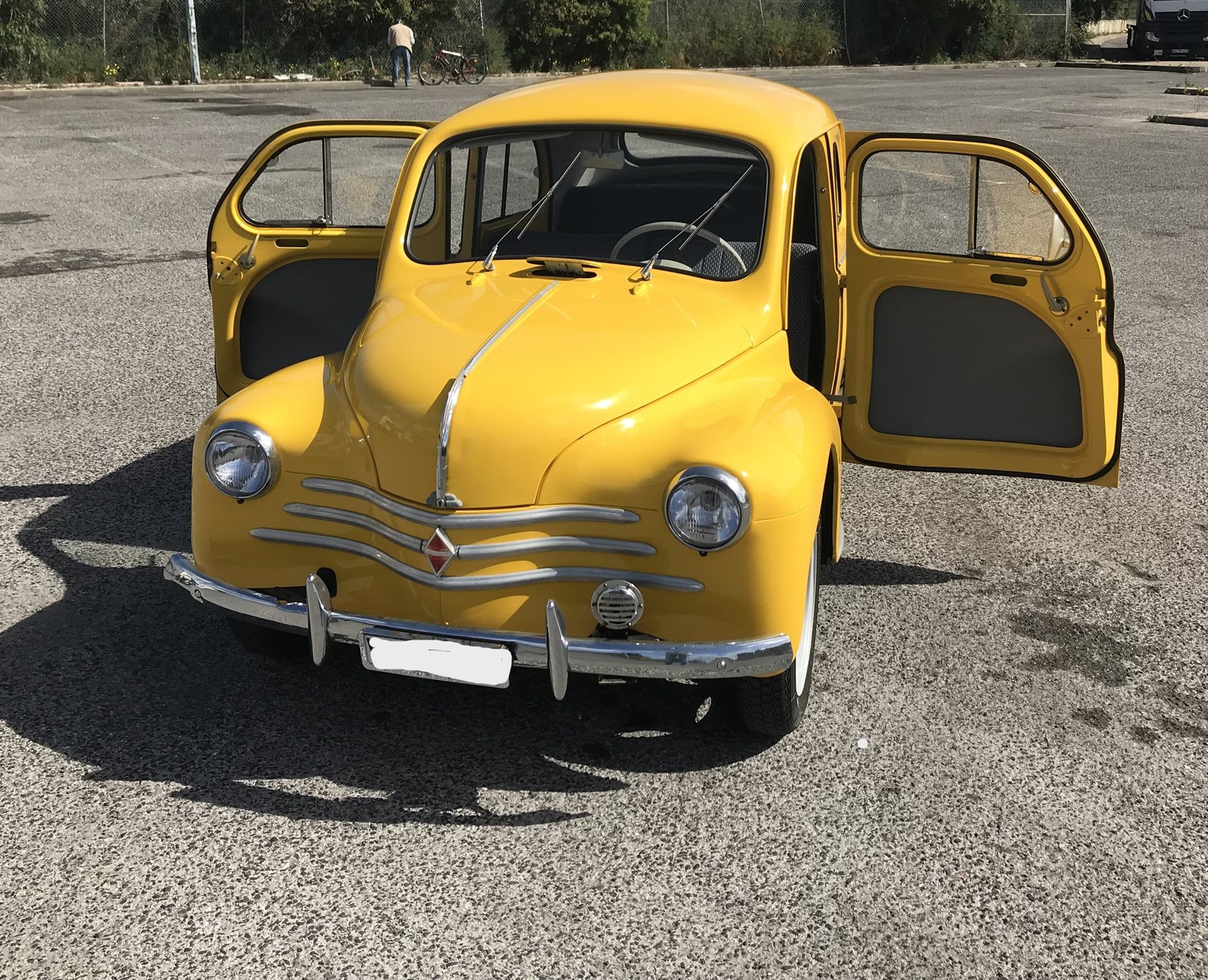 RENAULT 4 CV - R 1062