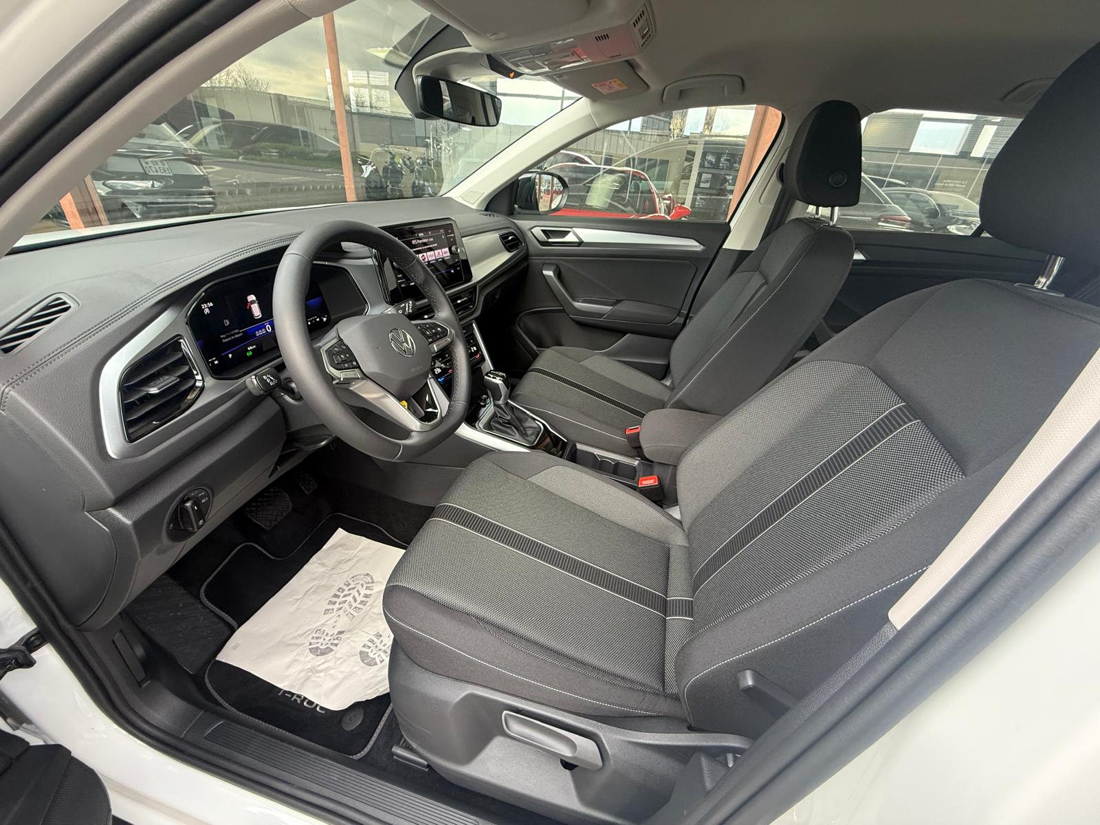 VW T-ROC 1.5 TSI Life DSG-image-7