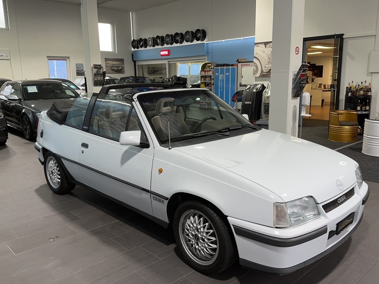 OPEL Kadett Cabriolet 2.0i GSi-image-14