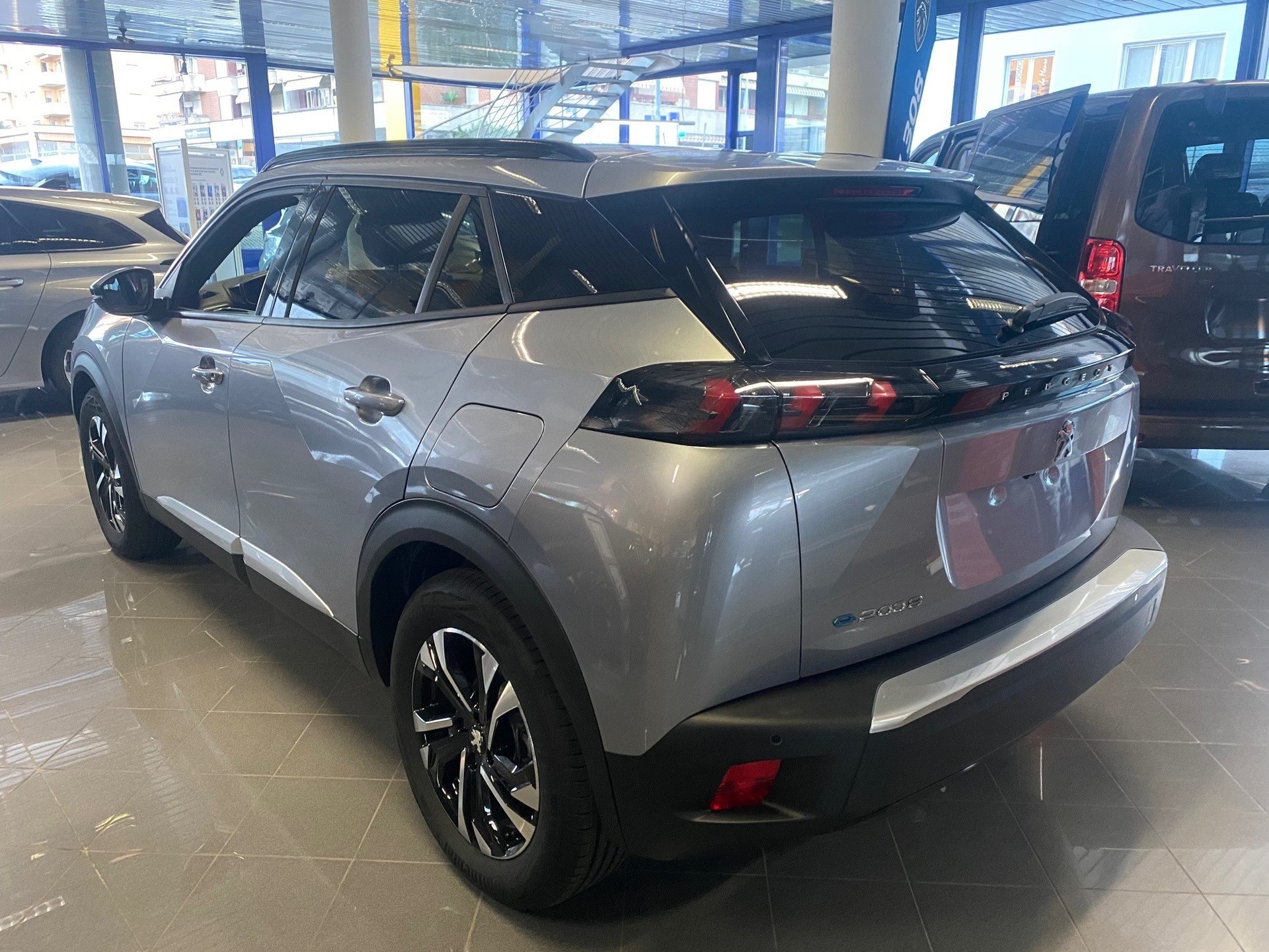 PEUGEOT 2008 e Allure Pack-image-3