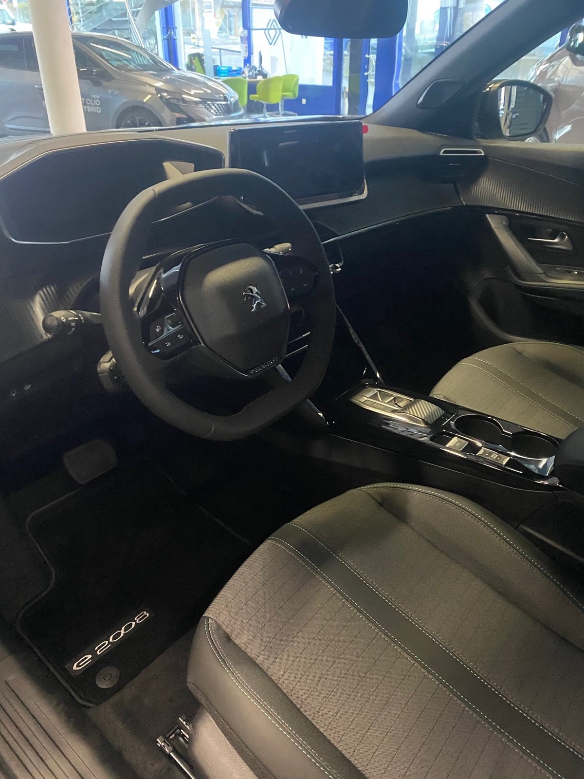 PEUGEOT 2008 e Allure Pack-image-5
