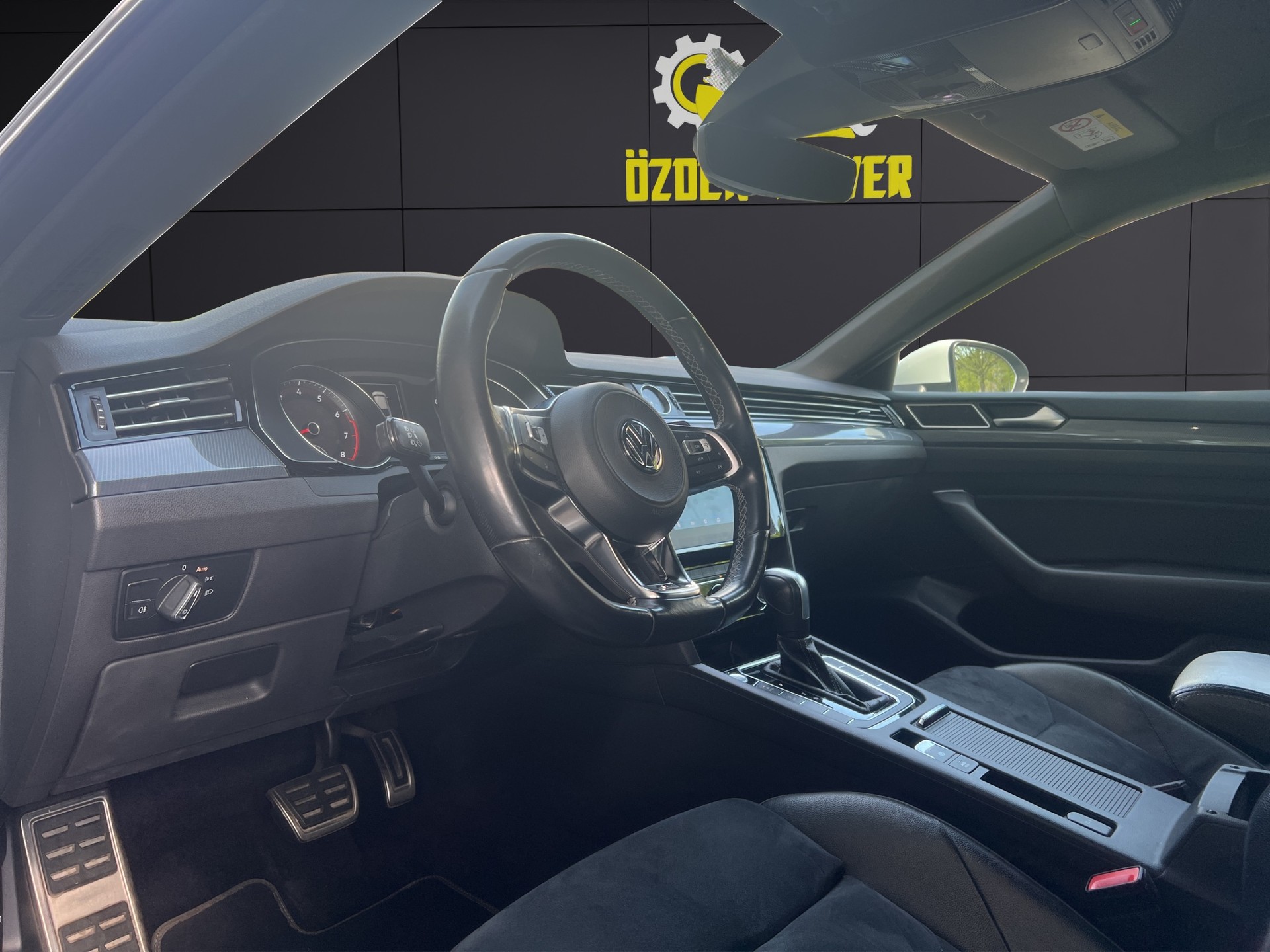VW Arteon R-Line-image-9