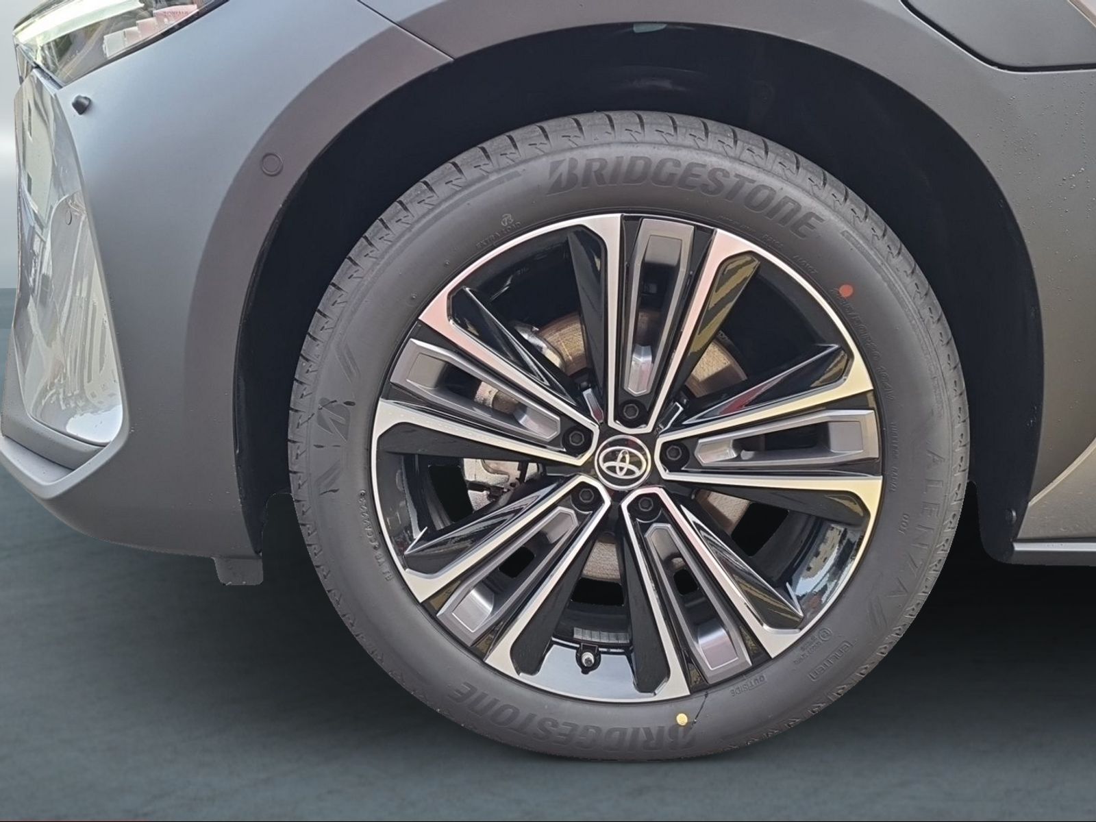 TOYOTA bZ4X Premium 71,4 kWh 4WD-image-9