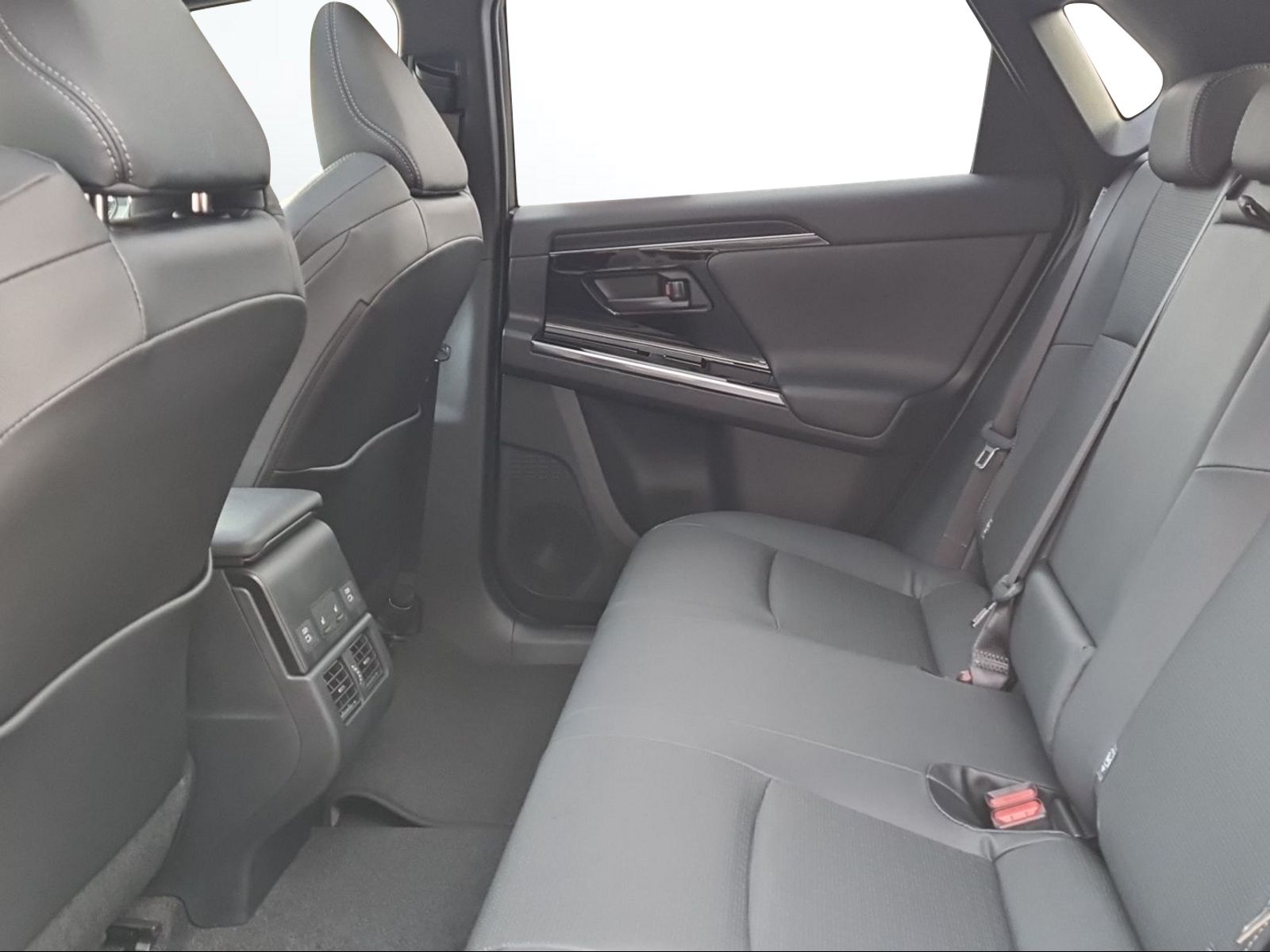 TOYOTA bZ4X Premium 71,4 kWh 4WD-image-8