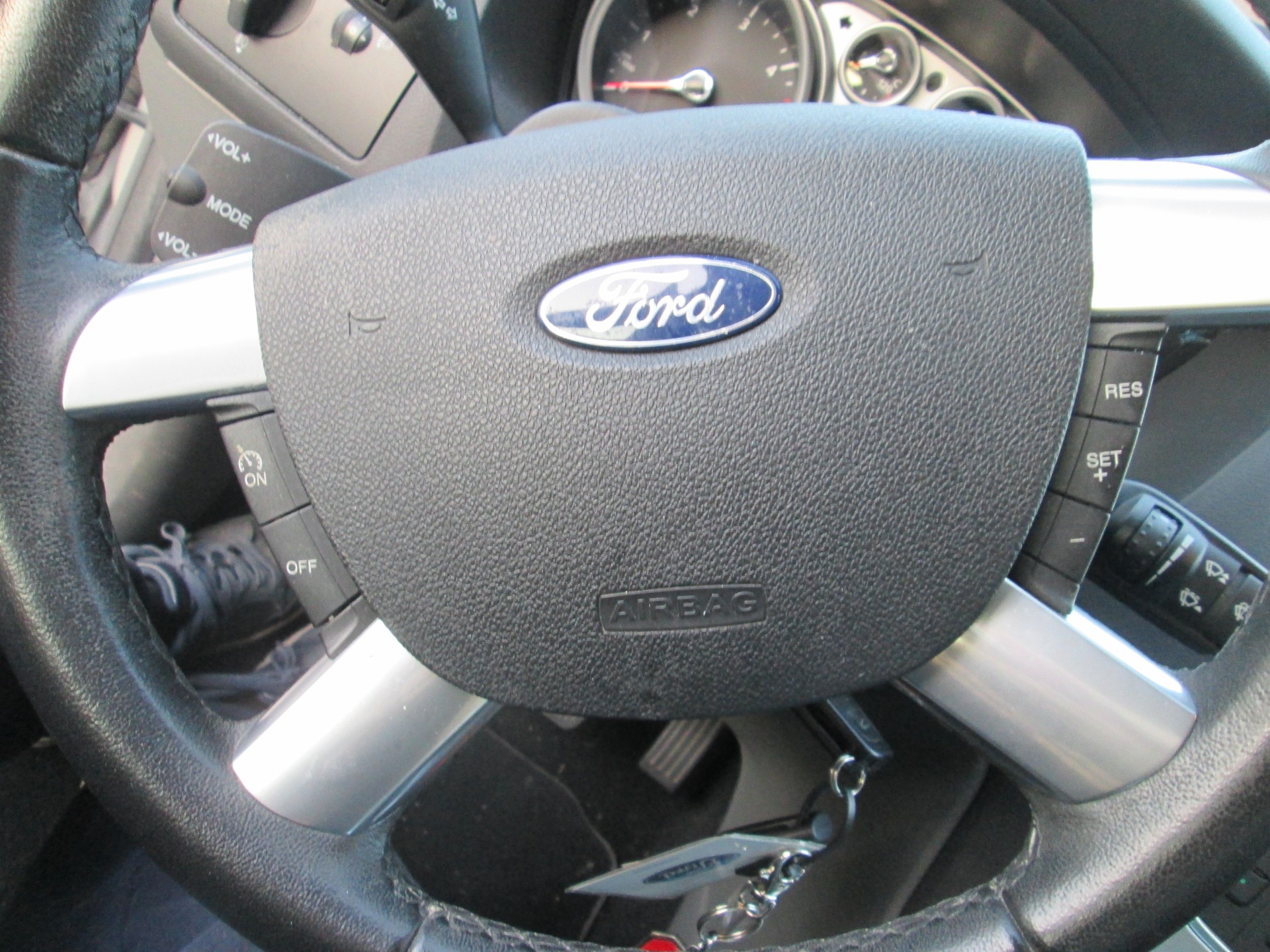 FORD Focus 2.0 TDCi Titanium PowerShift-image-12