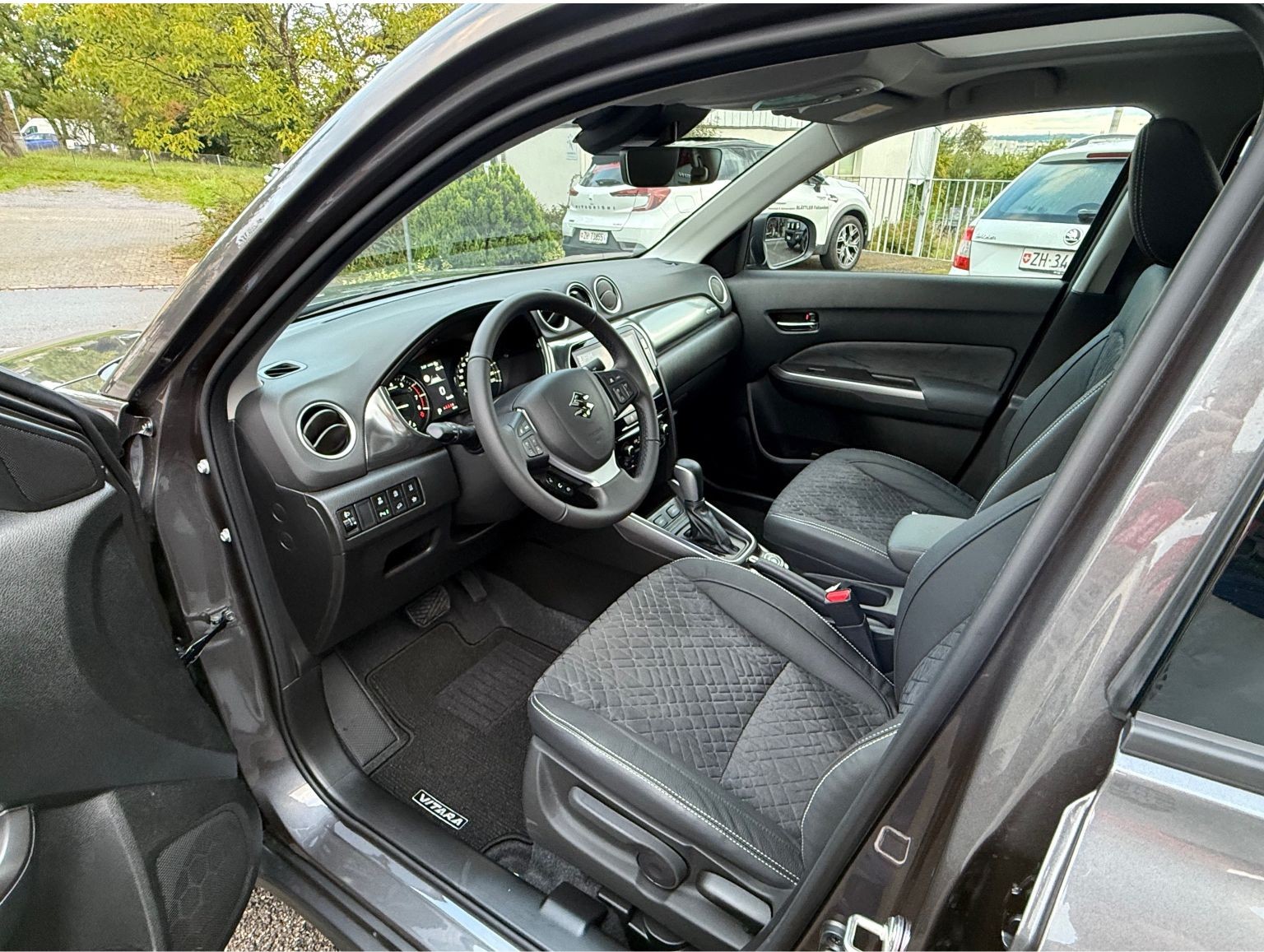 SUZUKI Vitara 1.4 T Compact Top Hybrid 4x4-showroom-element-3