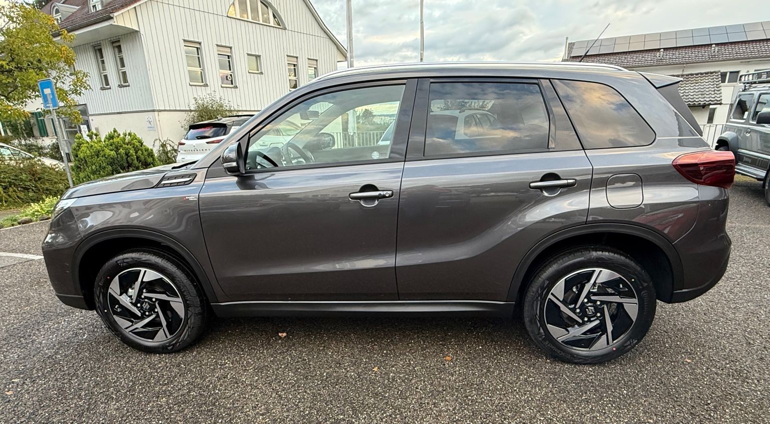 SUZUKI Vitara 1.4 T Compact Top Hybrid 4x4-showroom-element-2