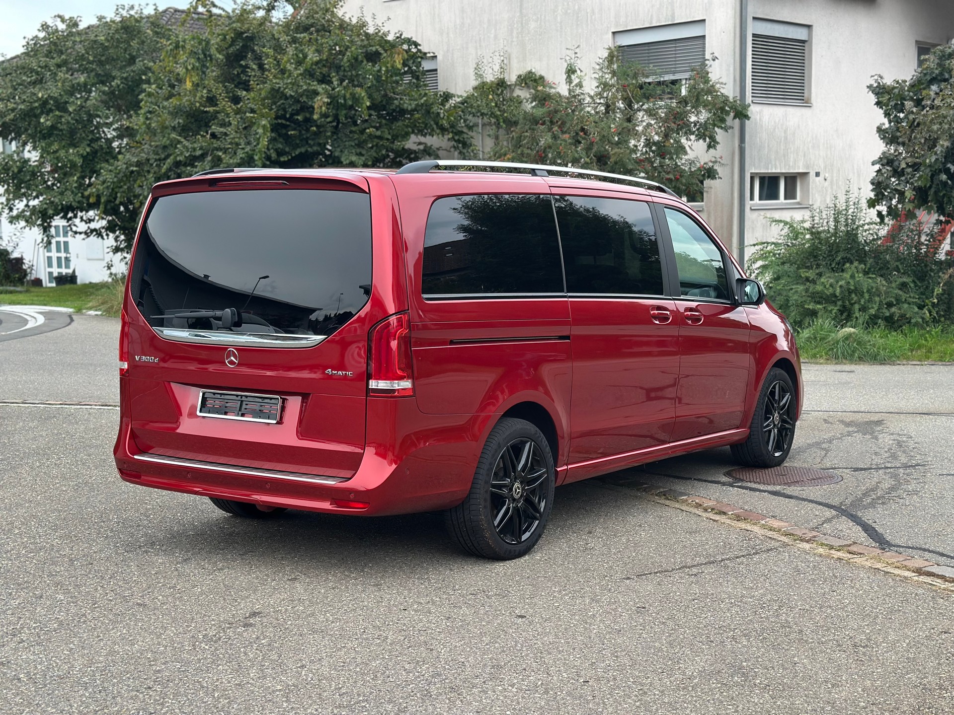 MERCEDES-BENZ V 300 d lang Avantgarde 4Matic 9G-Tronic-image-5