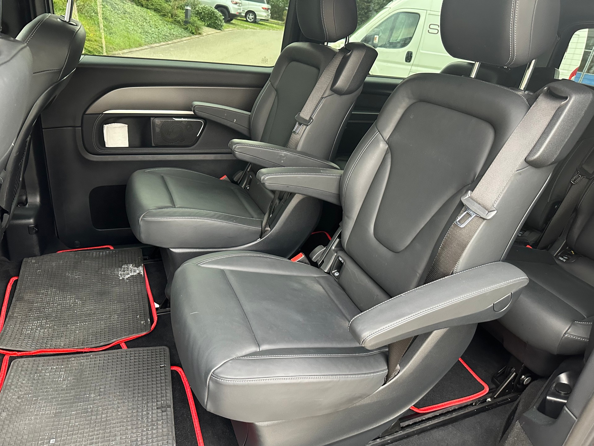 MERCEDES-BENZ V 300 d lang Avantgarde 4Matic 9G-Tronic-image-9