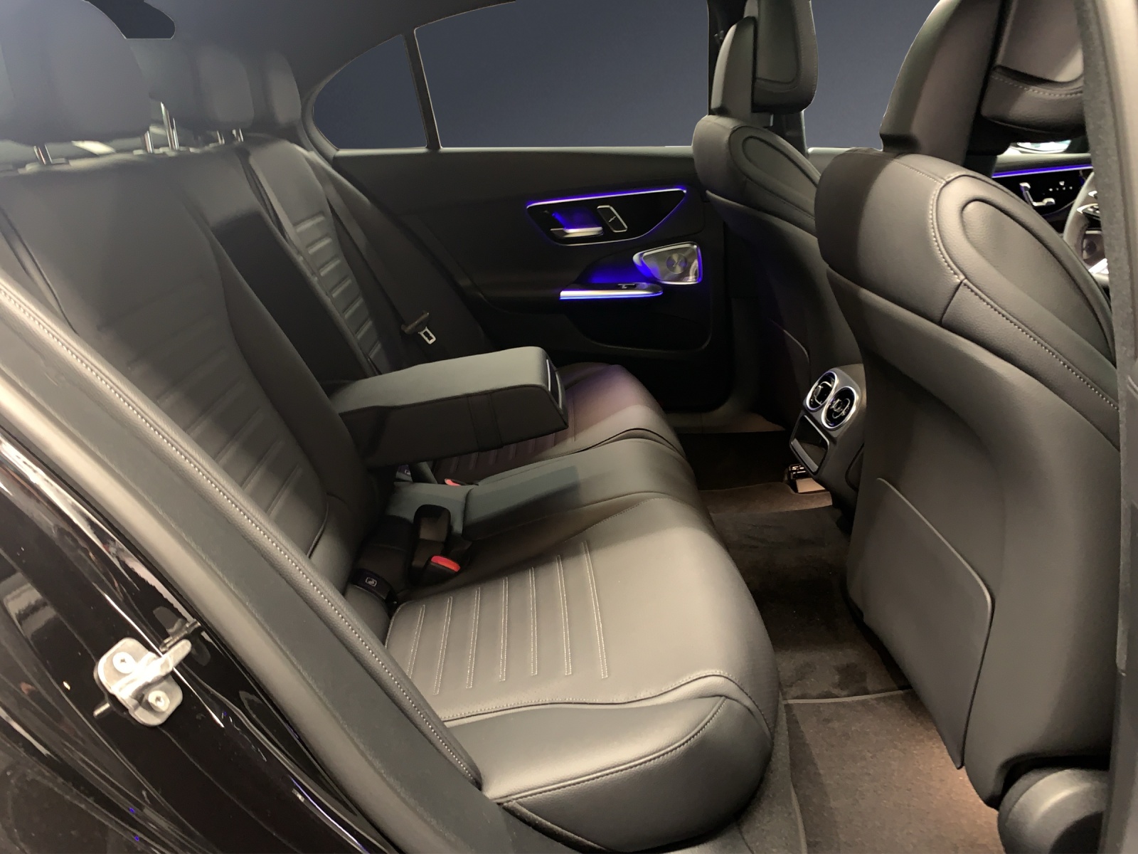 MERCEDES-BENZ C 300 4MATIC-image-10