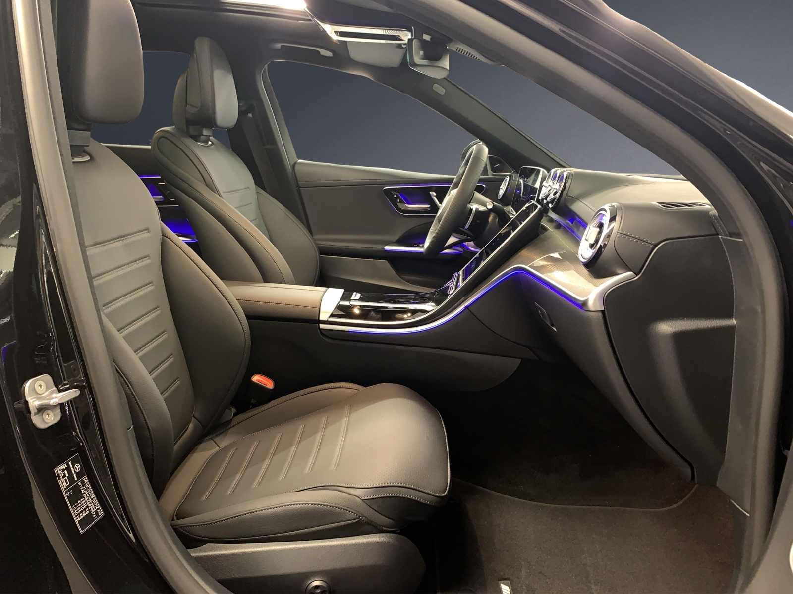 MERCEDES-BENZ C 300 4MATIC-image-6