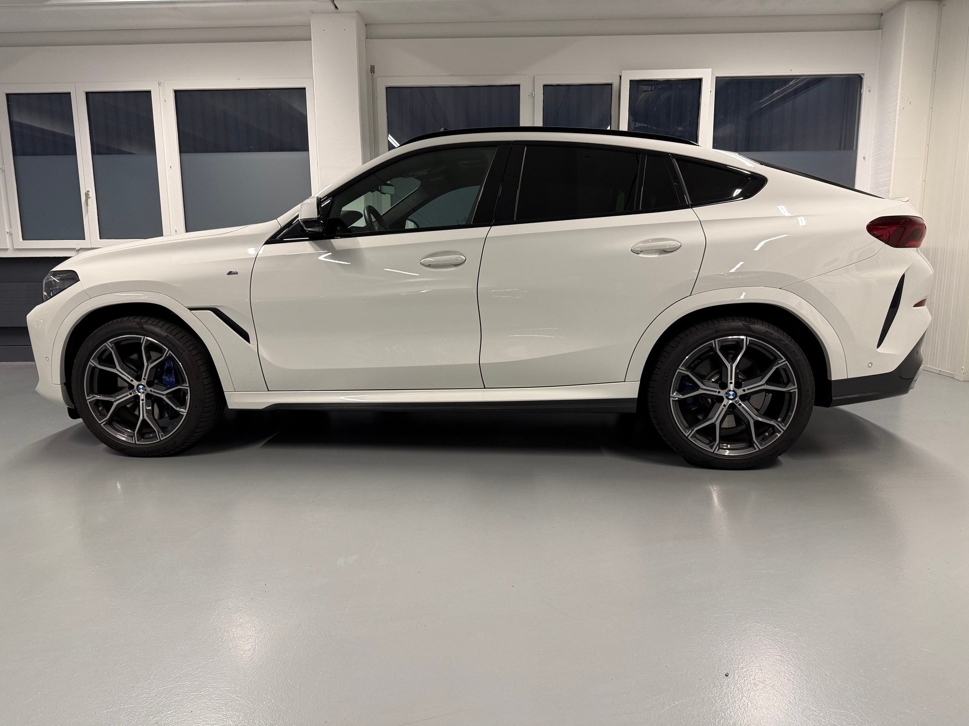BMW X6 xDrive 48V 30d M Sport Steptronic-showroom-element-2