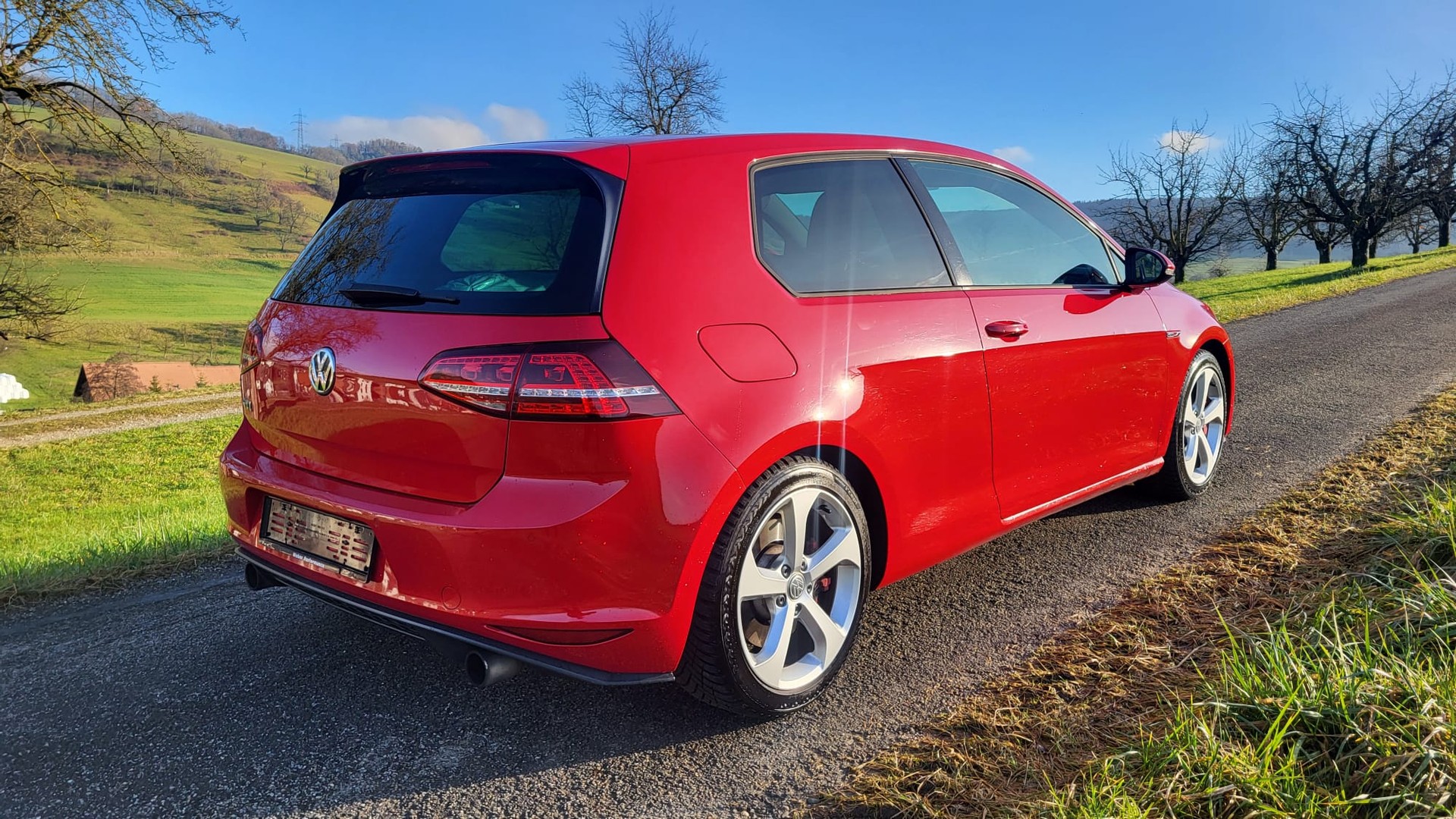 VW Golf 2.0 TSI GTI Performance DSG-image-2