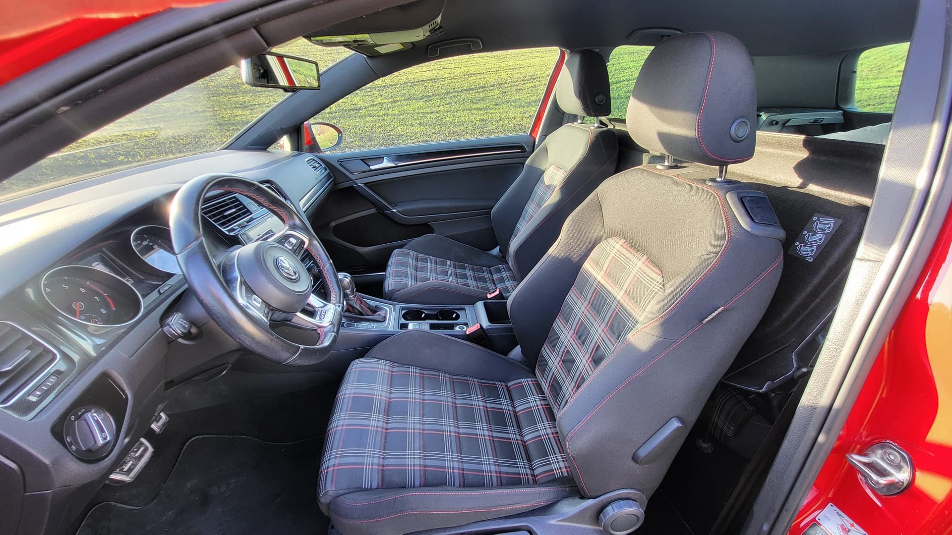 VW Golf 2.0 TSI GTI Performance DSG-image-4
