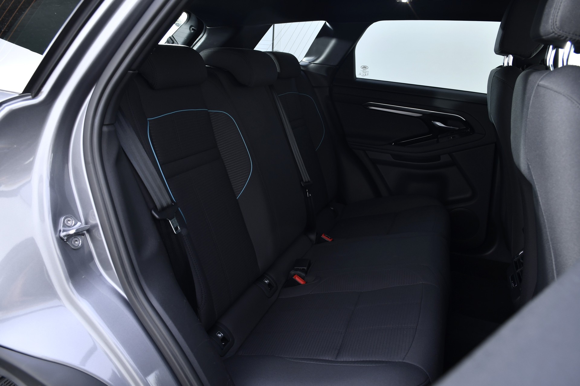 LAND ROVER Range Rover Evoque D 165 MHEV S AT9-image-17