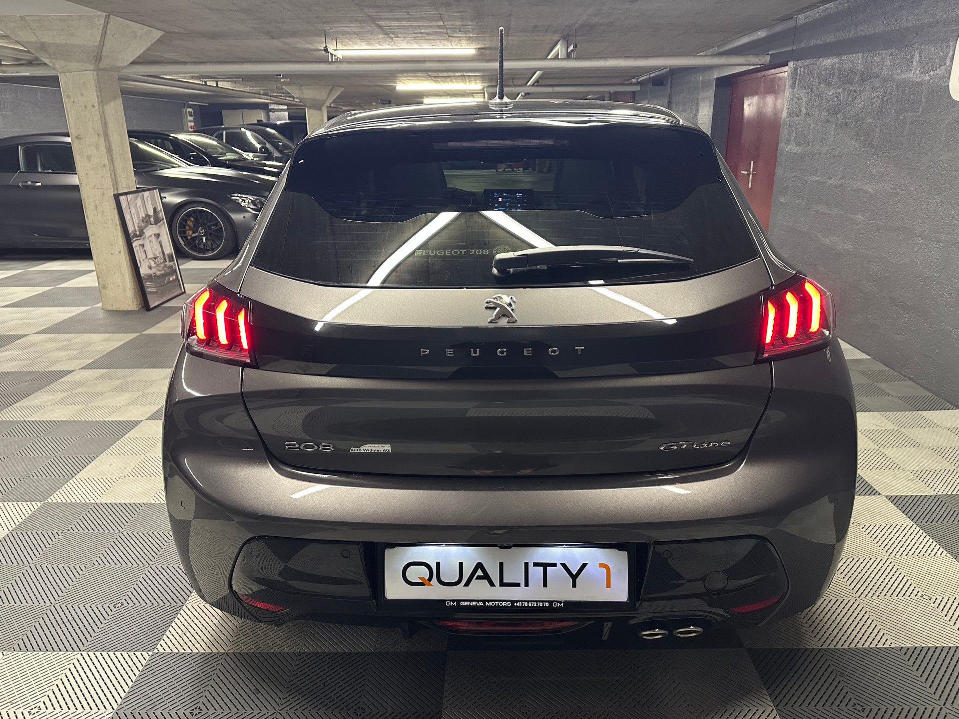 PEUGEOT 208 1.2 GT Line EAT8-image-4