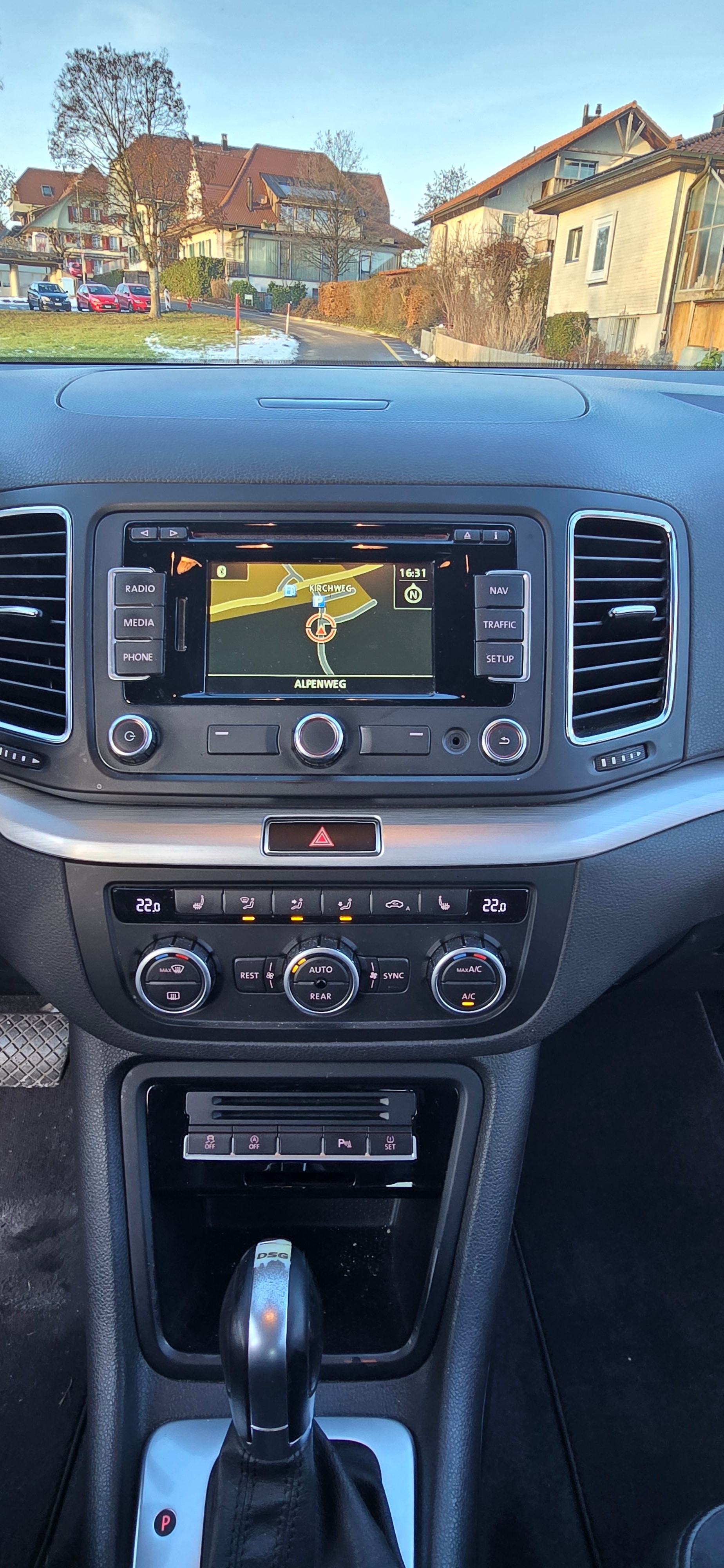 VW Sharan 2.0 TDI BlueMotion Technology Highline DSG-image-13