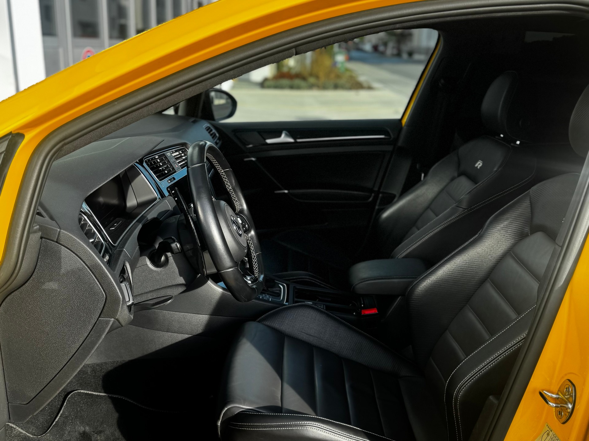 VW VII 2.0 TSI R DSG 4motion-image-8