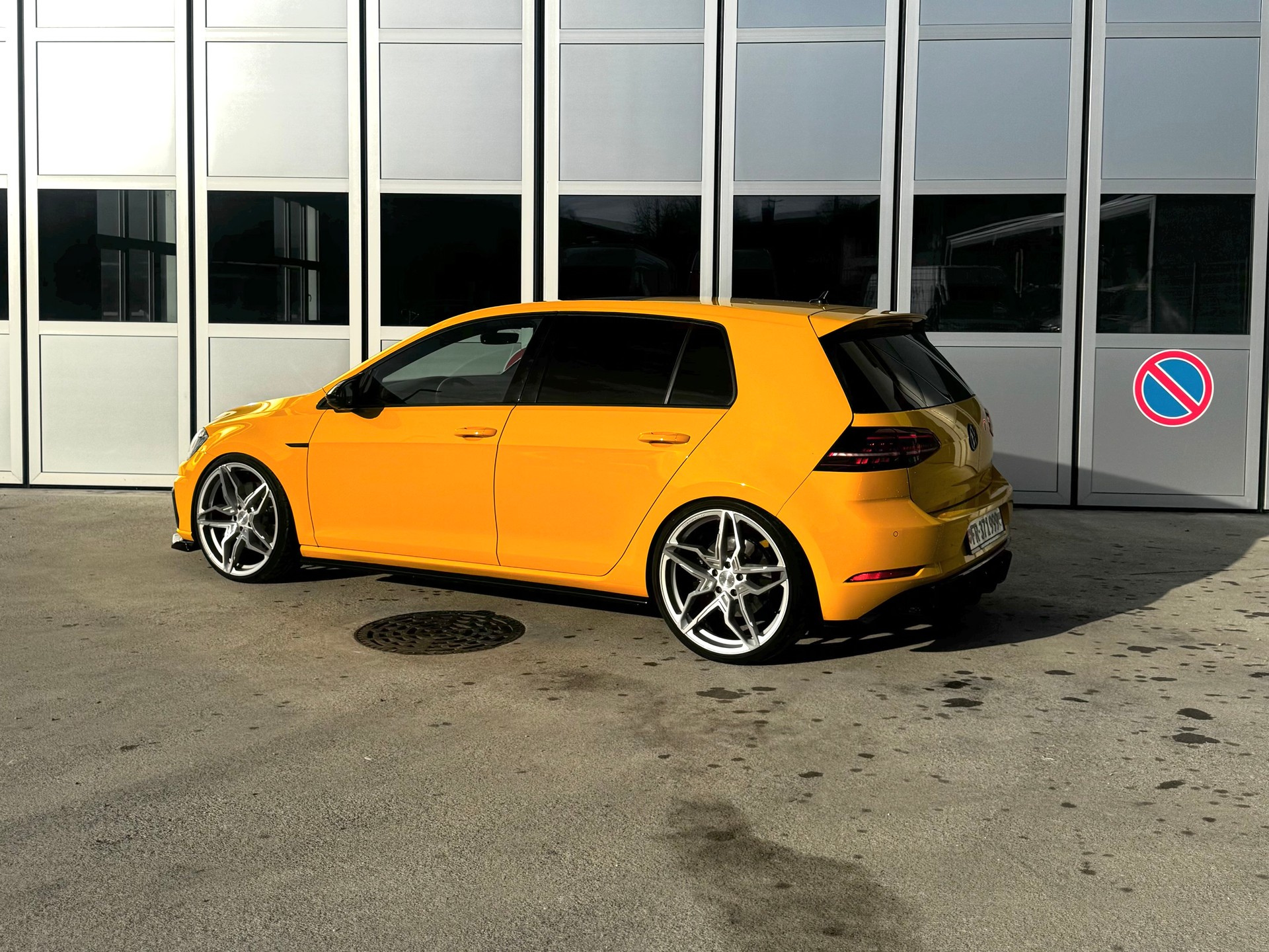 VW VII 2.0 TSI R DSG 4motion-image-5