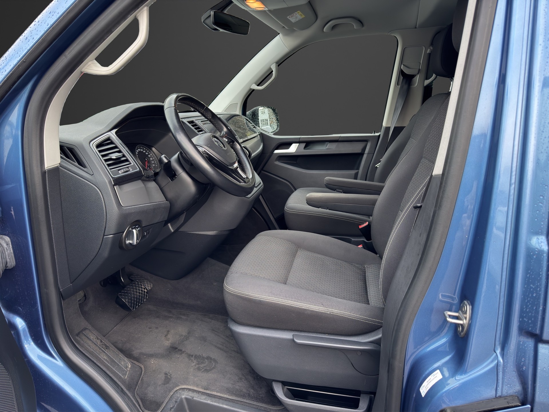 VW T6 Multivan 2.0 TDI Liberty '70J. Bulli' 4Mot DSG-image-13
