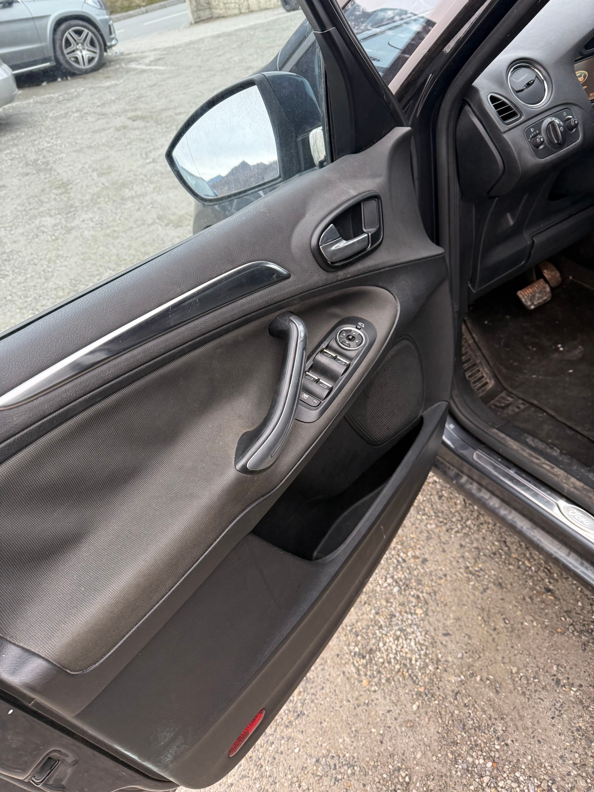 FORD S-MAX-image-6