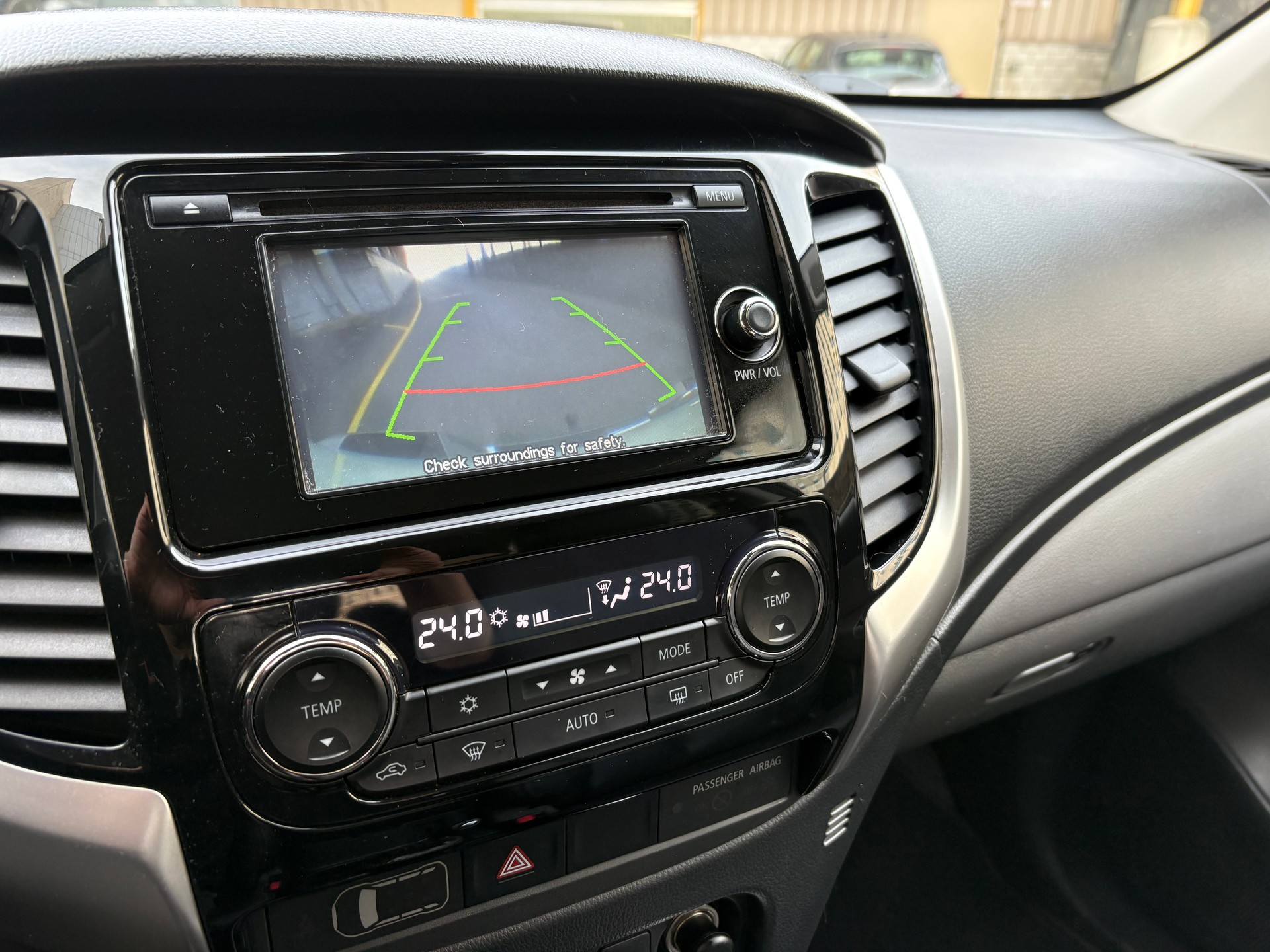 FIAT Fullback LX 2.4 MJ DC Swiss 4WD-image-12