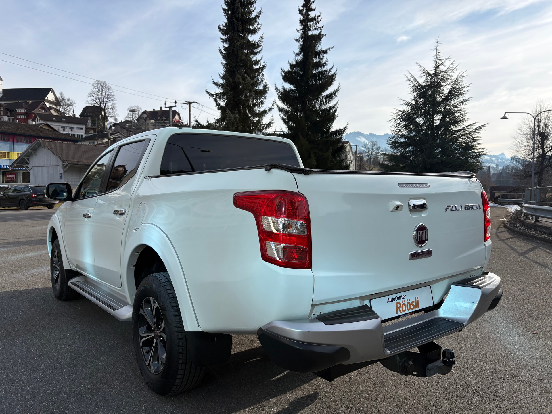 FIAT Fullback LX 2.4 MJ DC Swiss 4WD-image-3