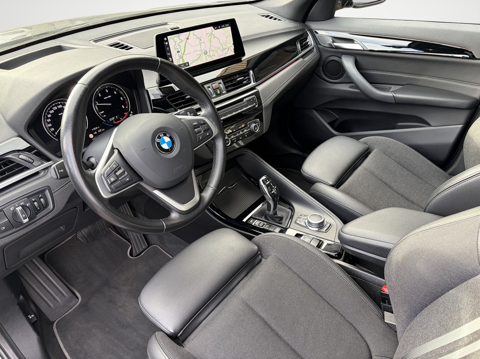 BMW X1 xDrive 18d Sport Line Steptronic-image-8