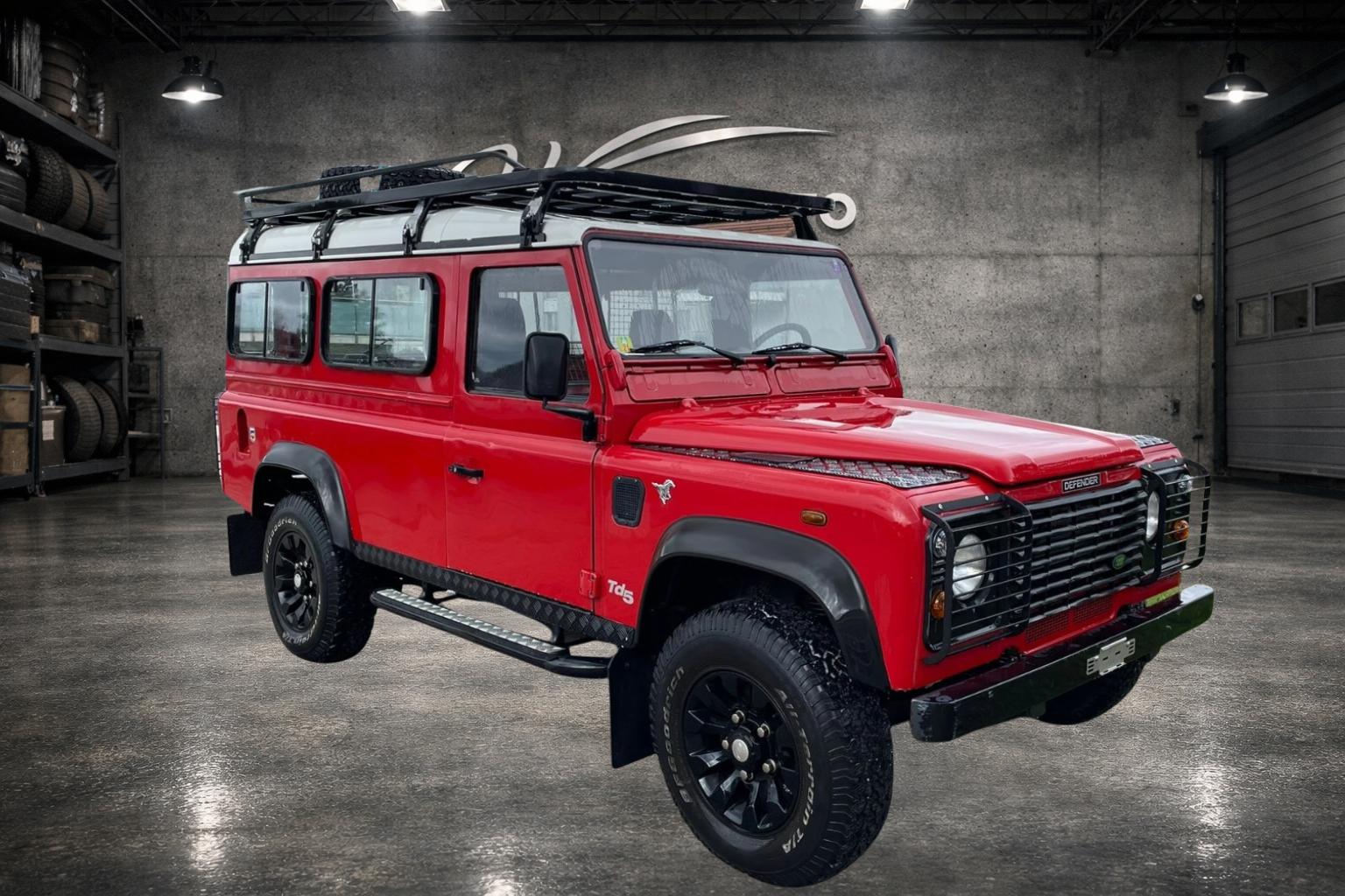LAND ROVER Defender 110 2.5Td5 HT-showroom-element-1