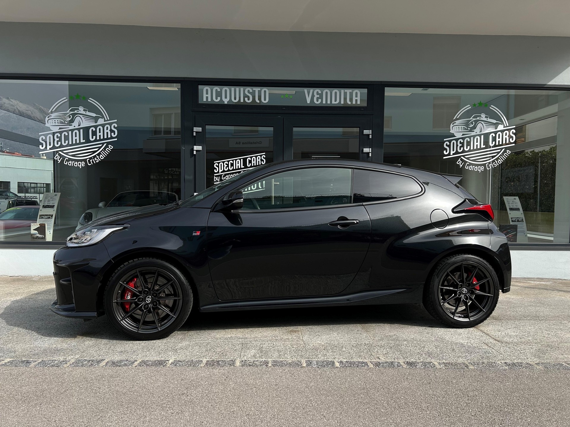 TOYOTA GR Yaris 1.6 Turbo Sport 4x4-showroom-element-1