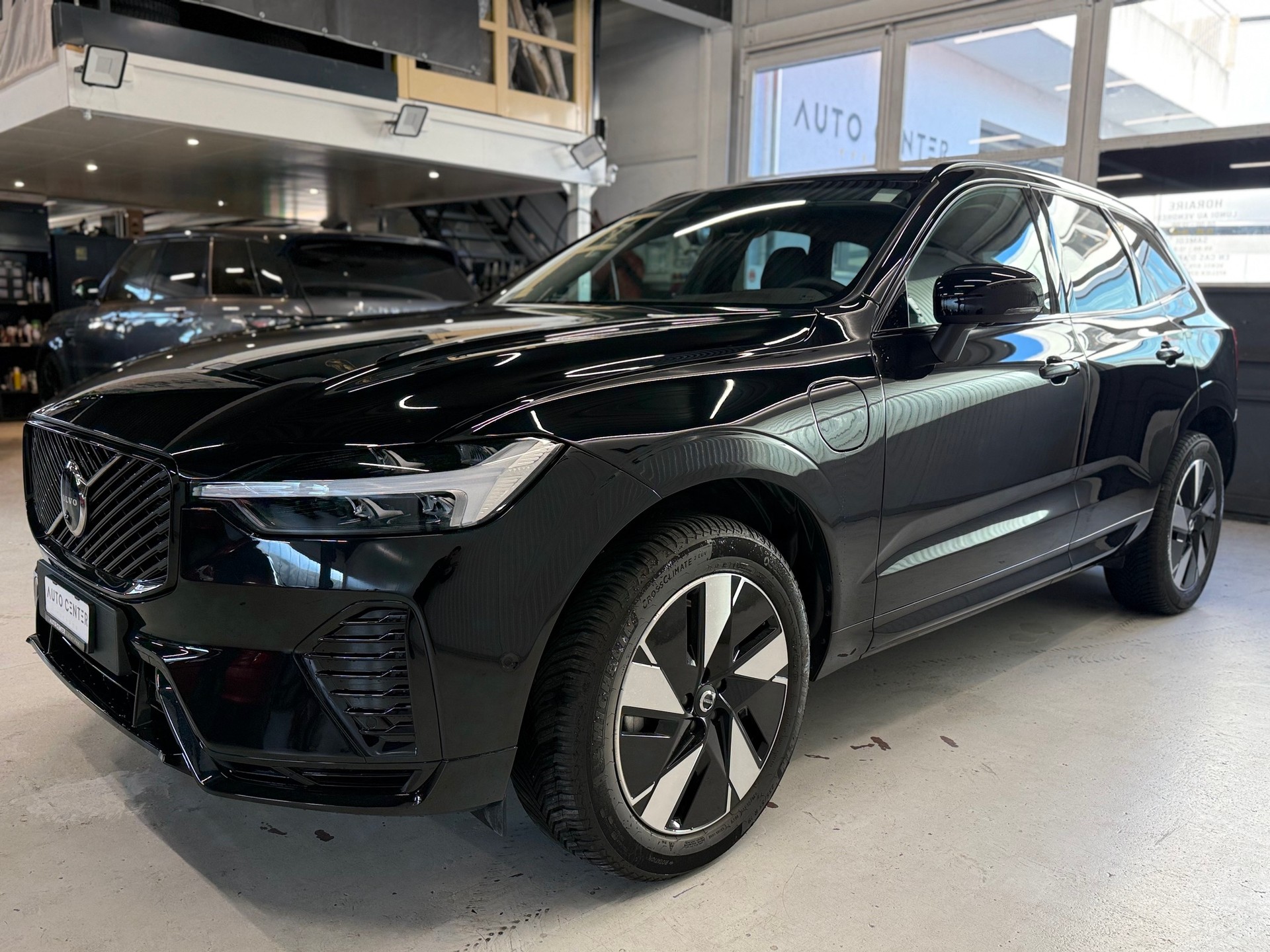VOLVO XC60 T6 eAWD PluginHybrid Plus Dark Geartronic-image-6