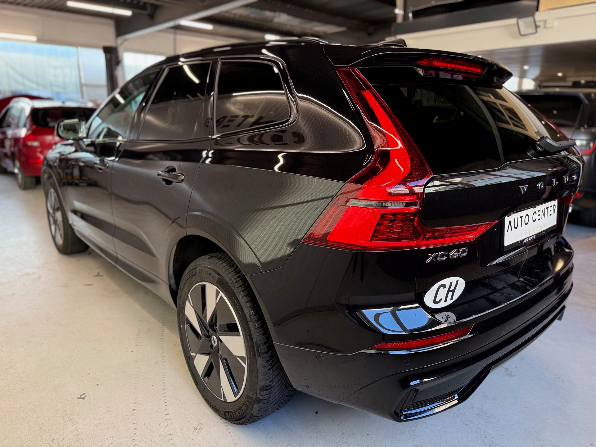 VOLVO XC60 T6 eAWD PluginHybrid Plus Dark Geartronic-image-5