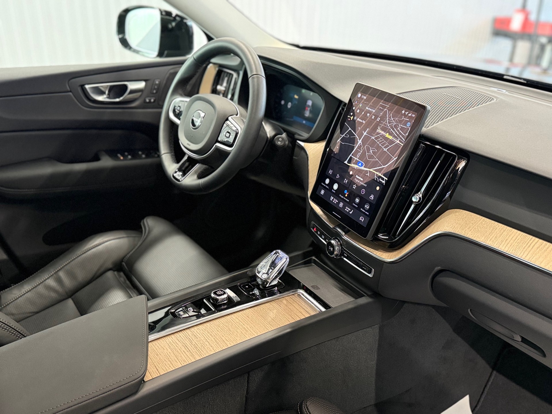 VOLVO XC60 T6 eAWD PluginHybrid Plus Dark Geartronic-image-8