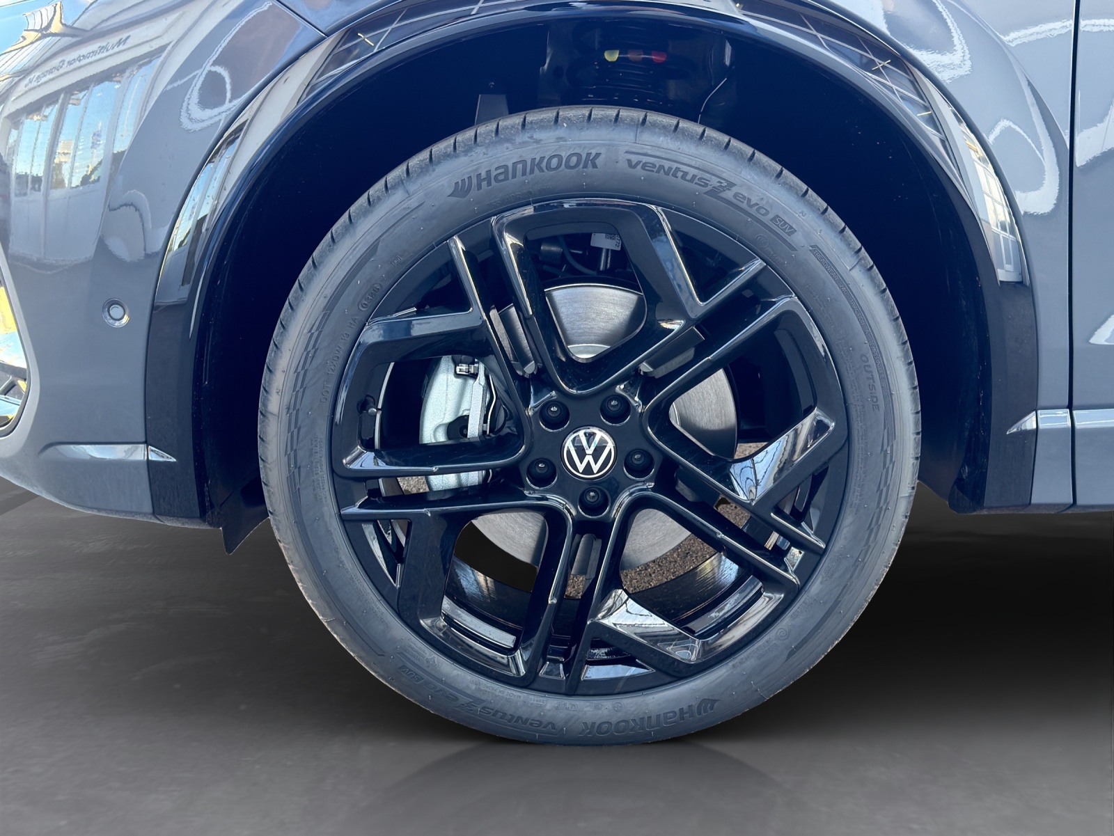 VW Tiguan 2.0 TSI DSG R-Line 4Motion-image-8