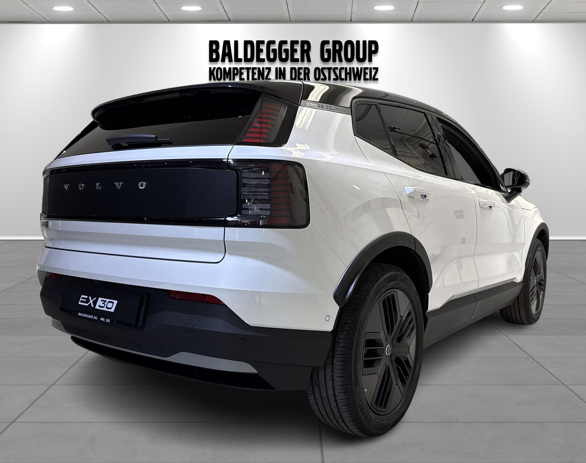 VOLVO EX 30 CC E60 Twin Performance A-showroom-element-1