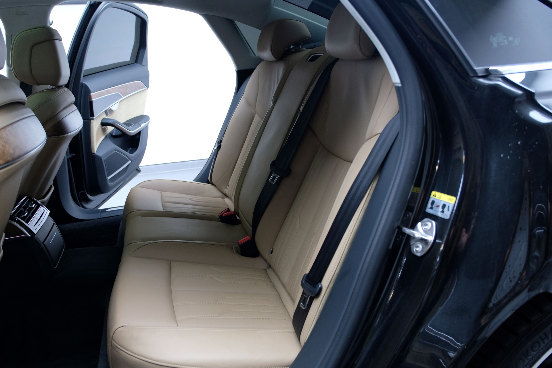 AUDI A8 55 TFSI quattro tiptronic-image-29