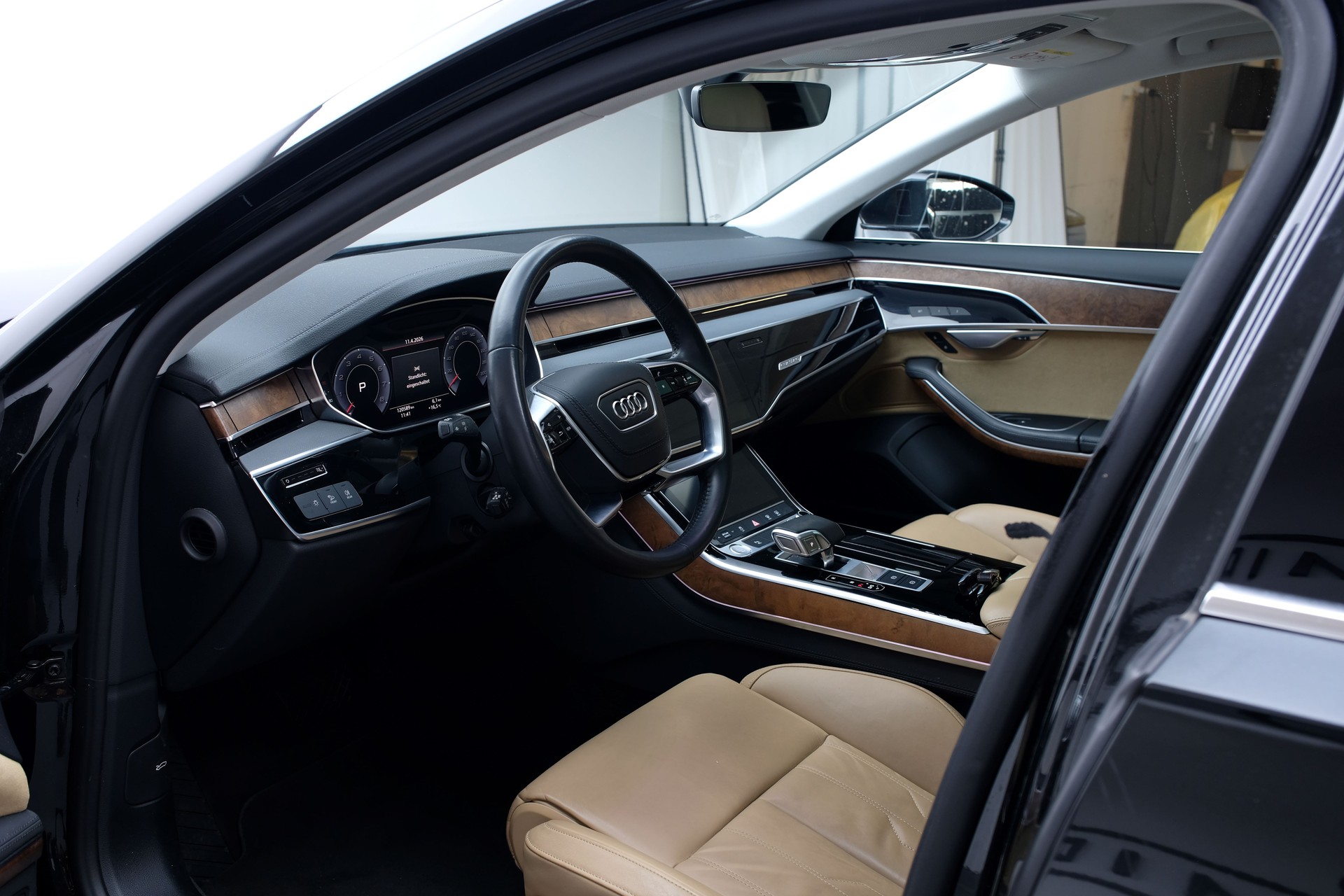 AUDI A8 55 TFSI quattro tiptronic-image-8
