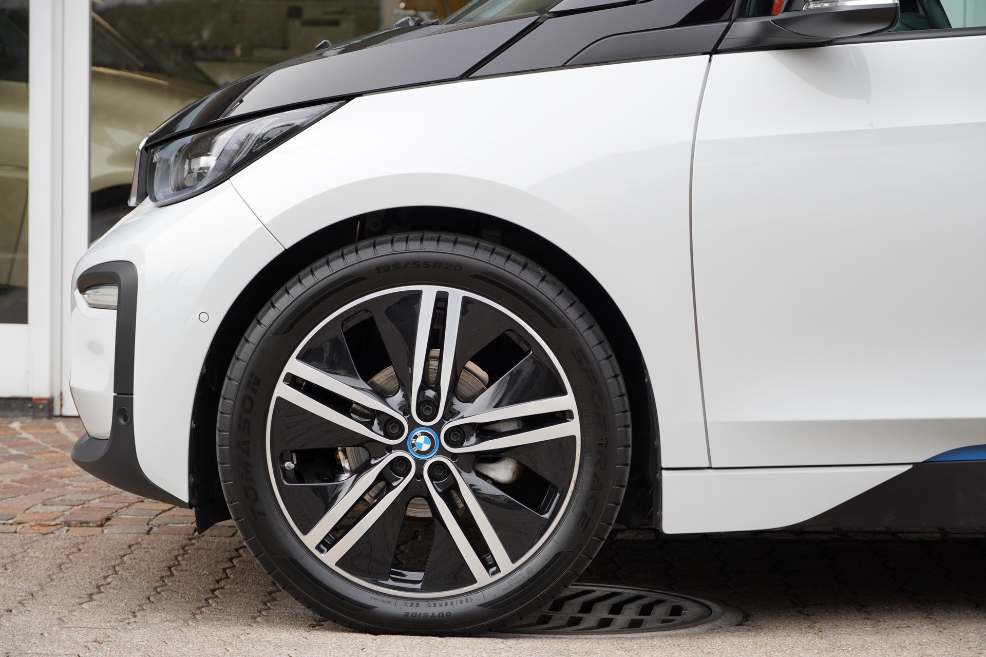 BMW i3 (120Ah)-image-4