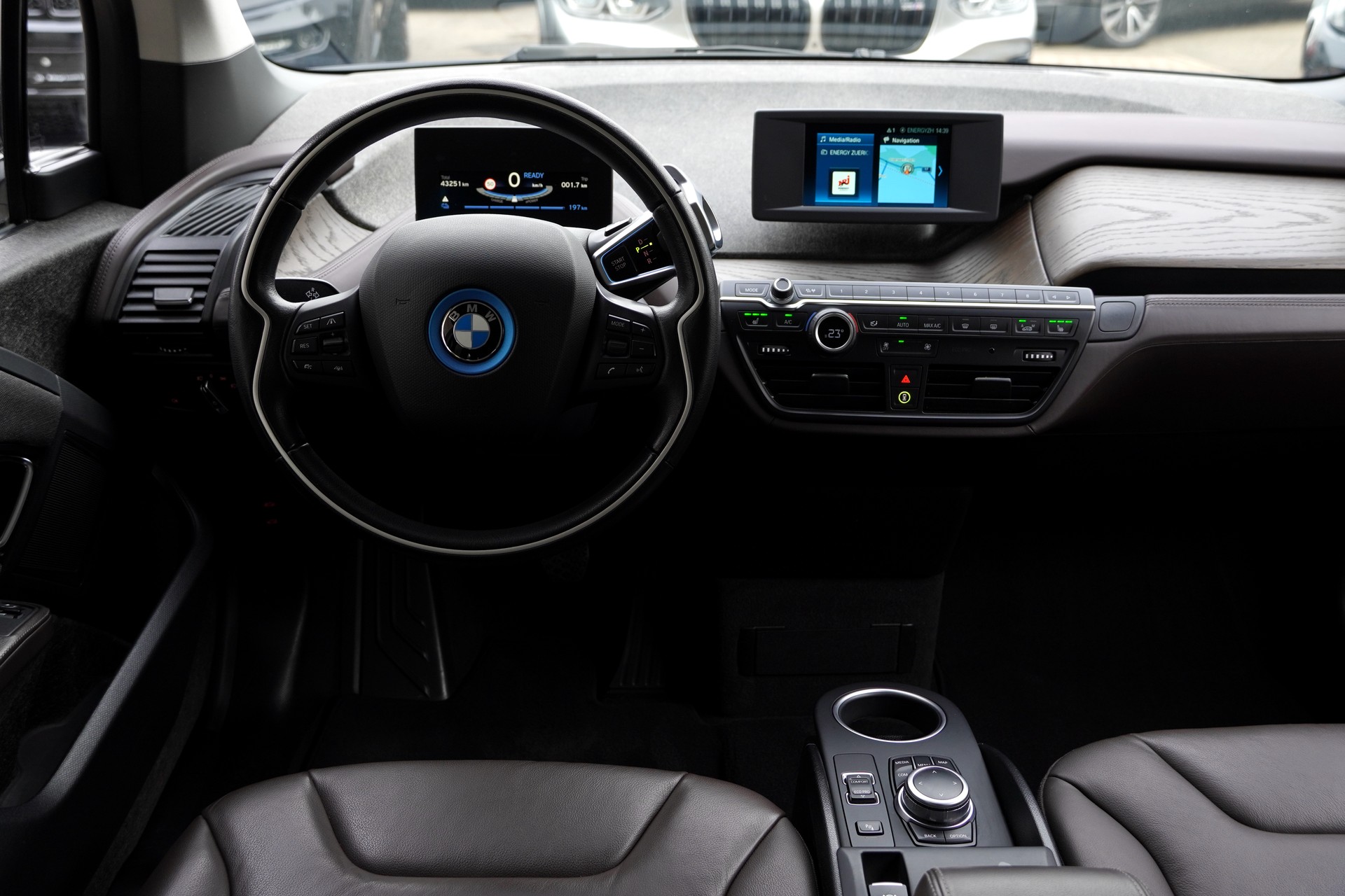 BMW i3 (120Ah)-image-13