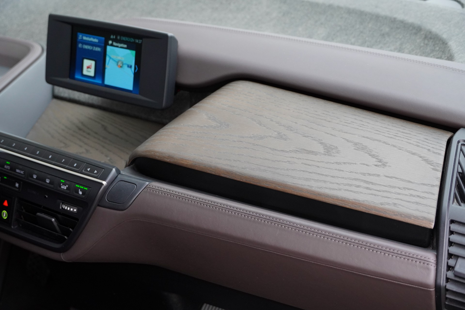 BMW i3 (120Ah)-image-10