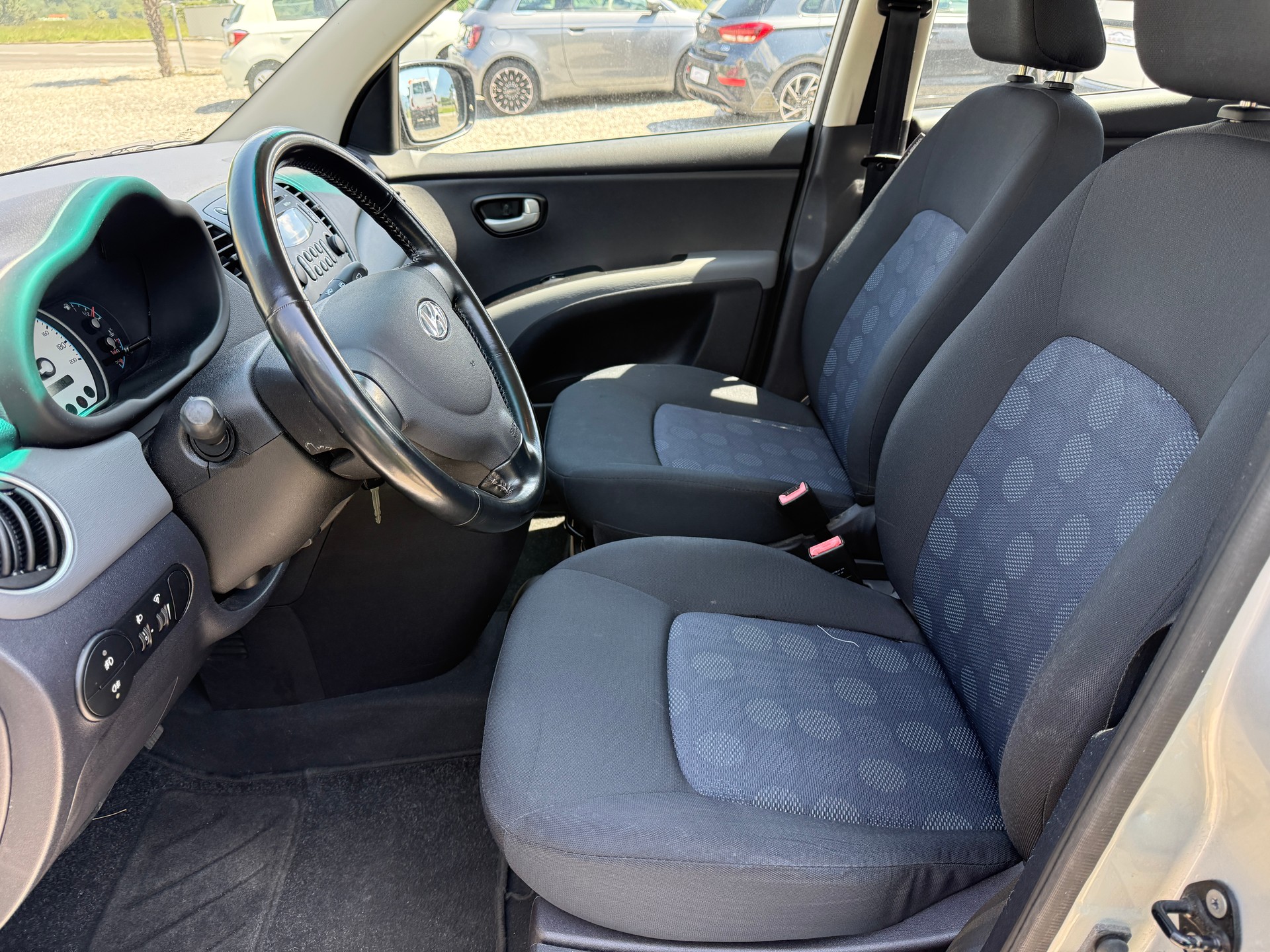 HYUNDAI i10 1.1 Style Automat ab MFK-image-5