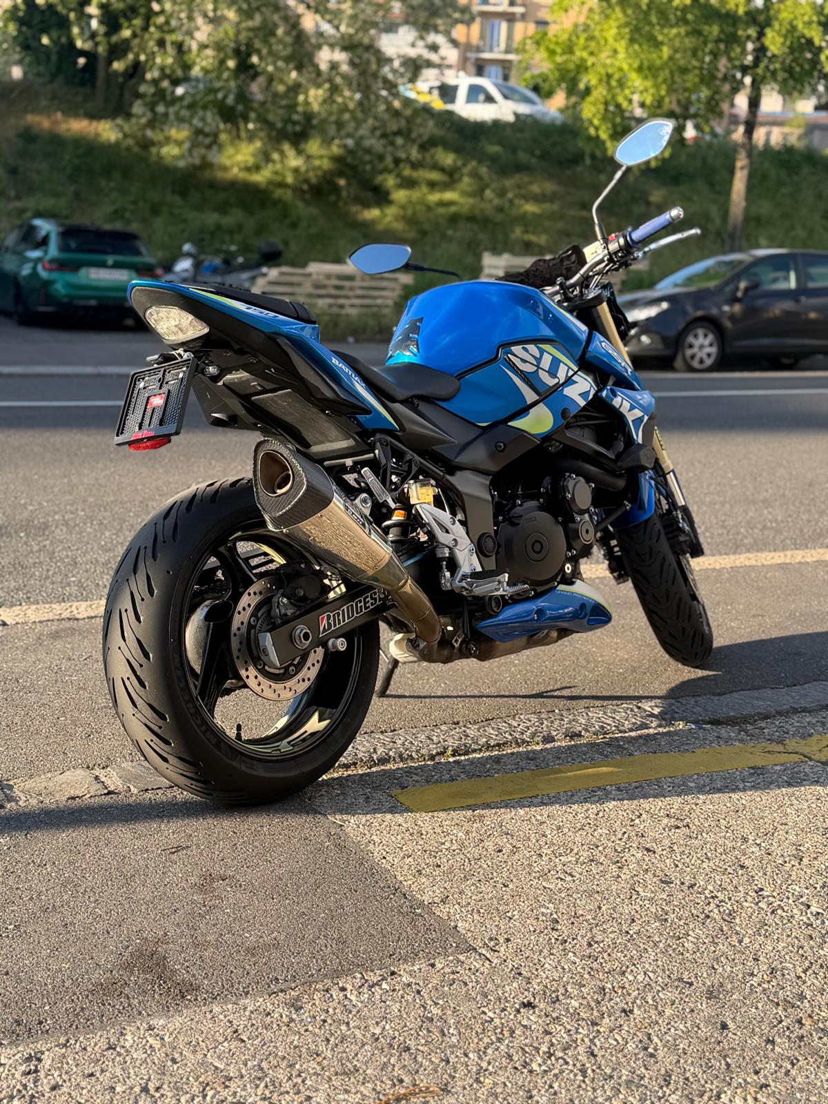 SUZUKI GSR 750 ABS-image-2
