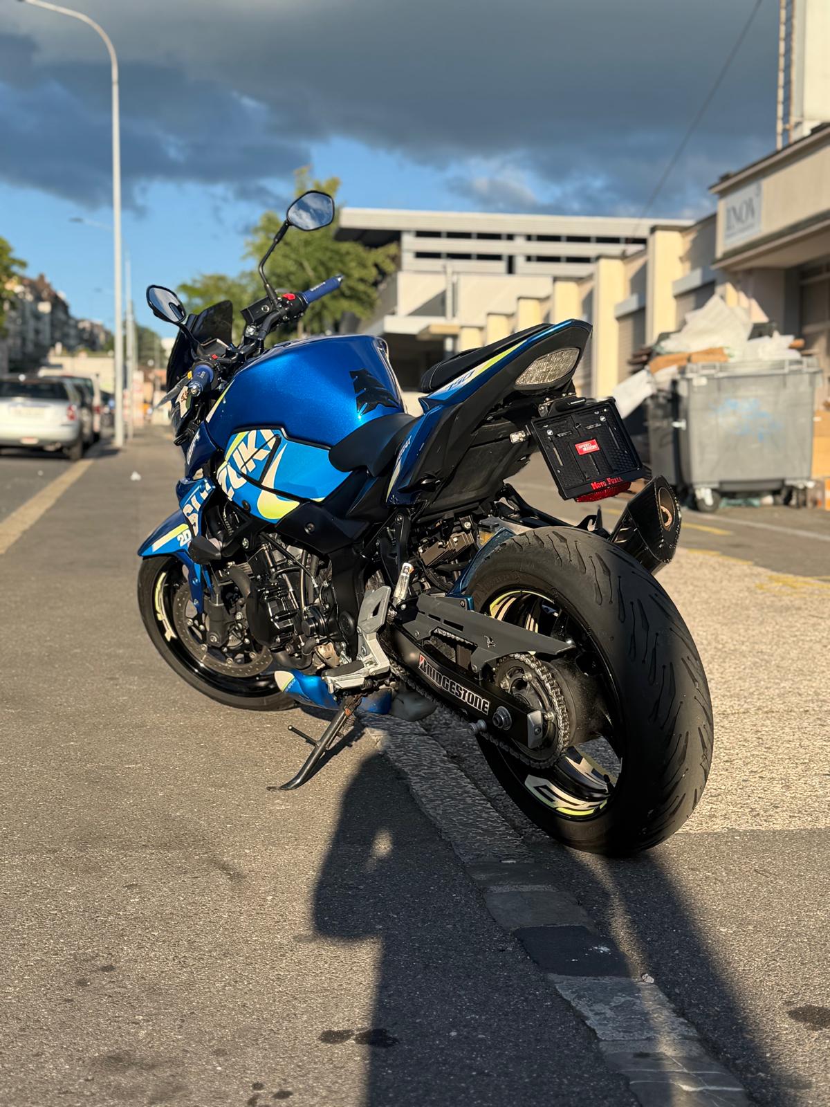 SUZUKI GSR 750 ABS-image-3
