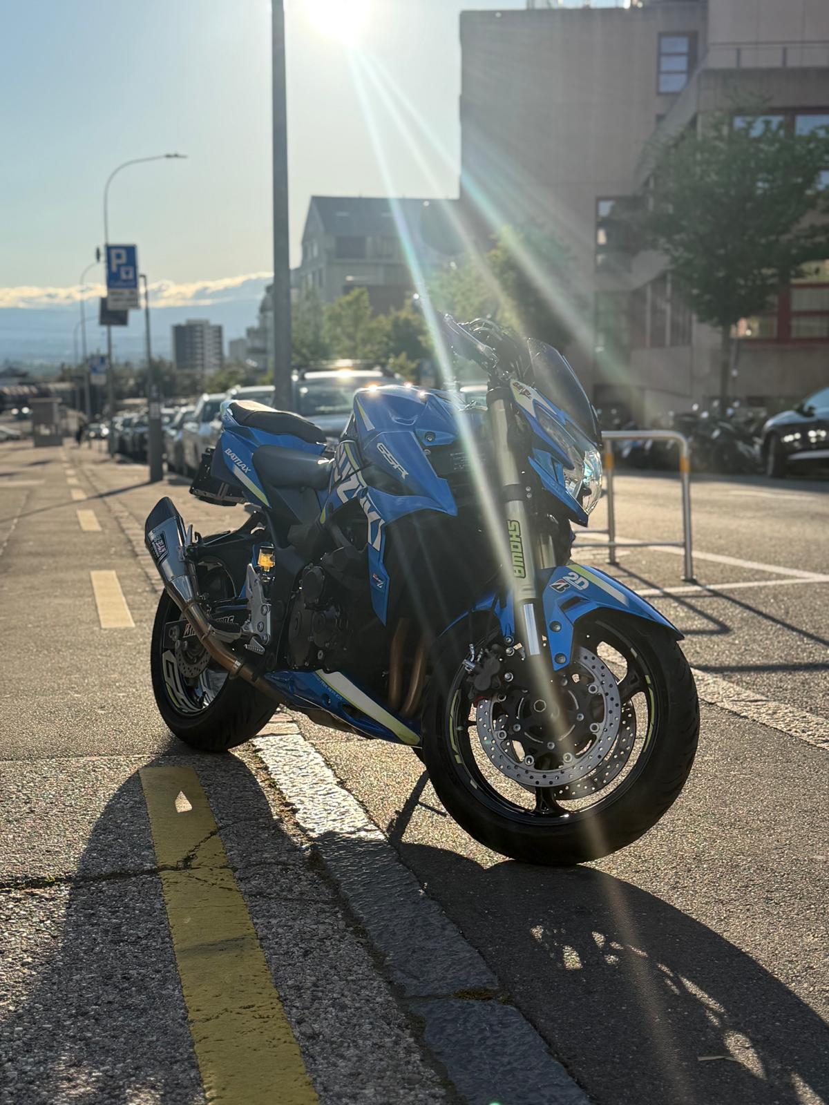 SUZUKI GSR 750 ABS-image-4