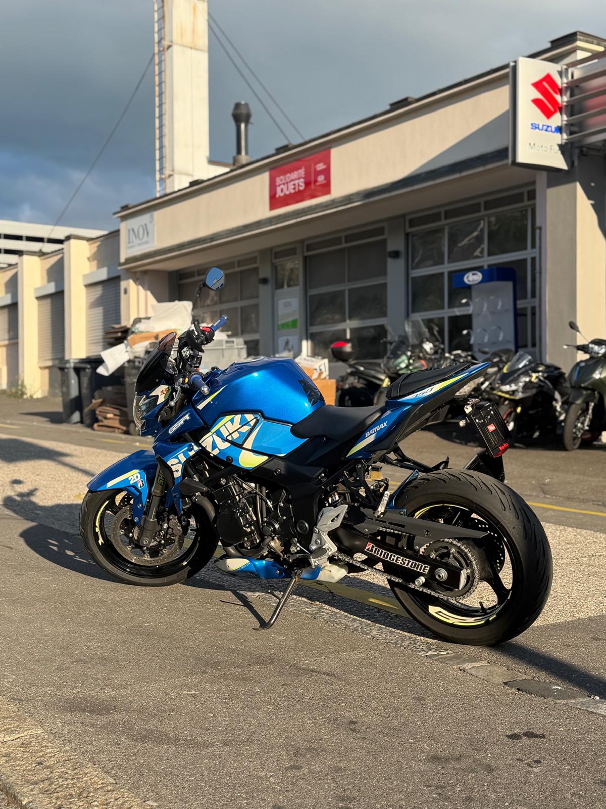 SUZUKI GSR 750 ABS-image-6