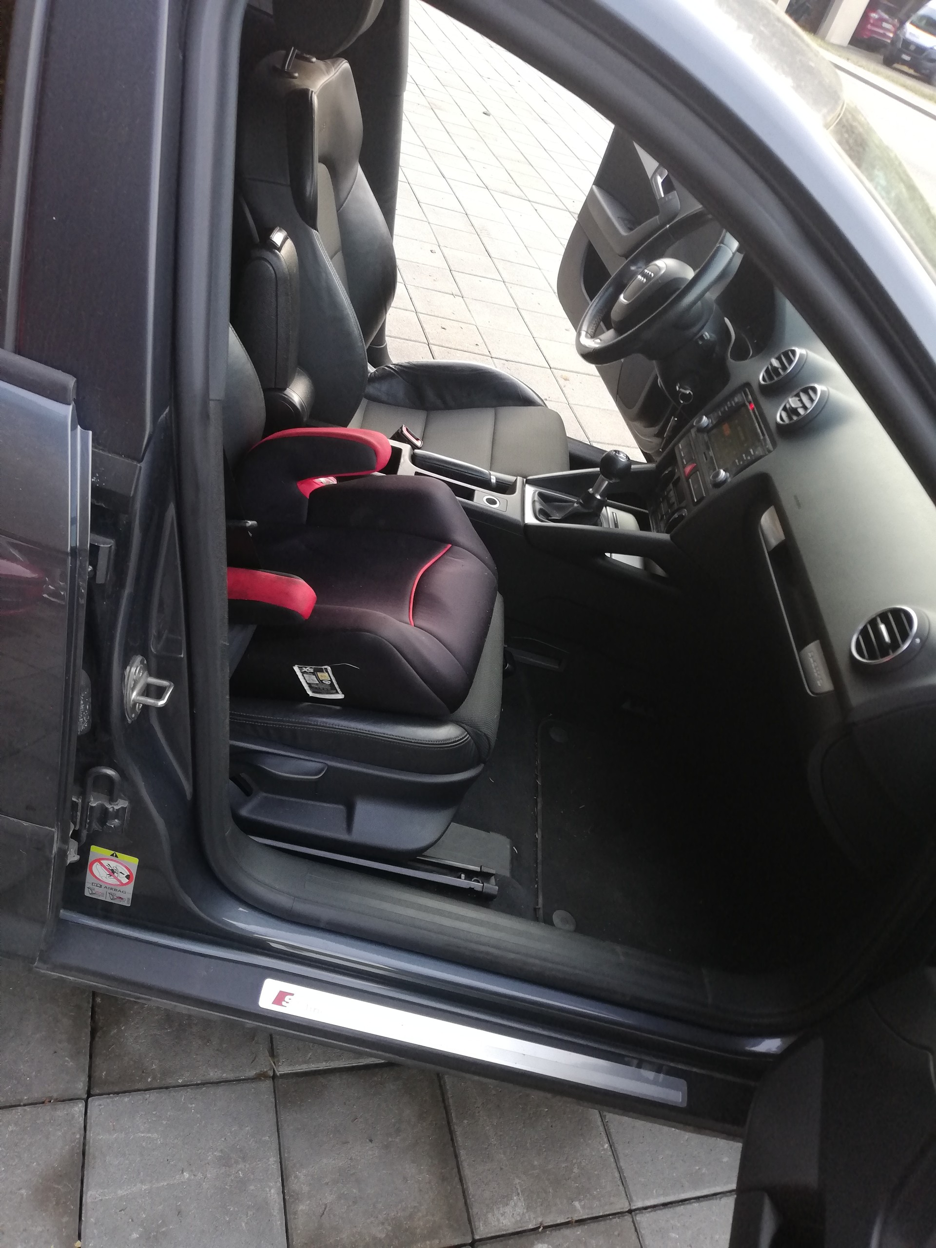 AUDI A3 Sportback 2.0 TDI Attraction quattro-image-6