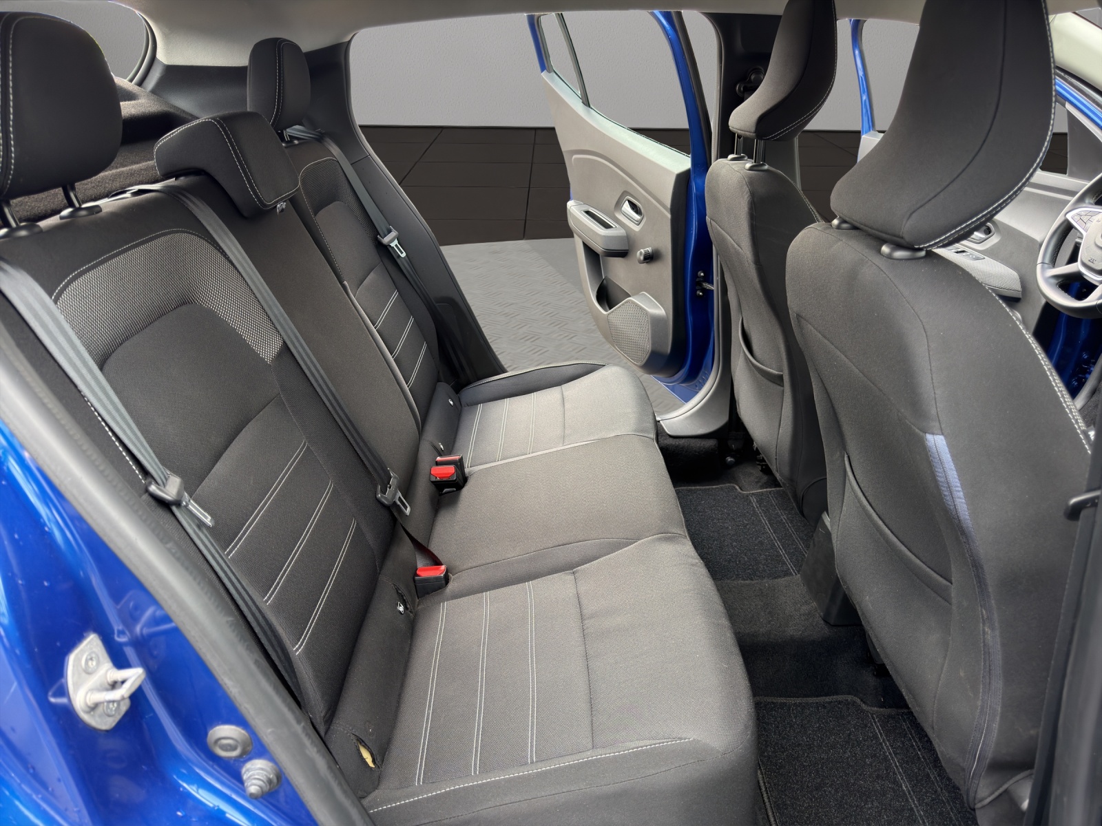 DACIA Sandero TCe 90 Comfort CVT-image-17